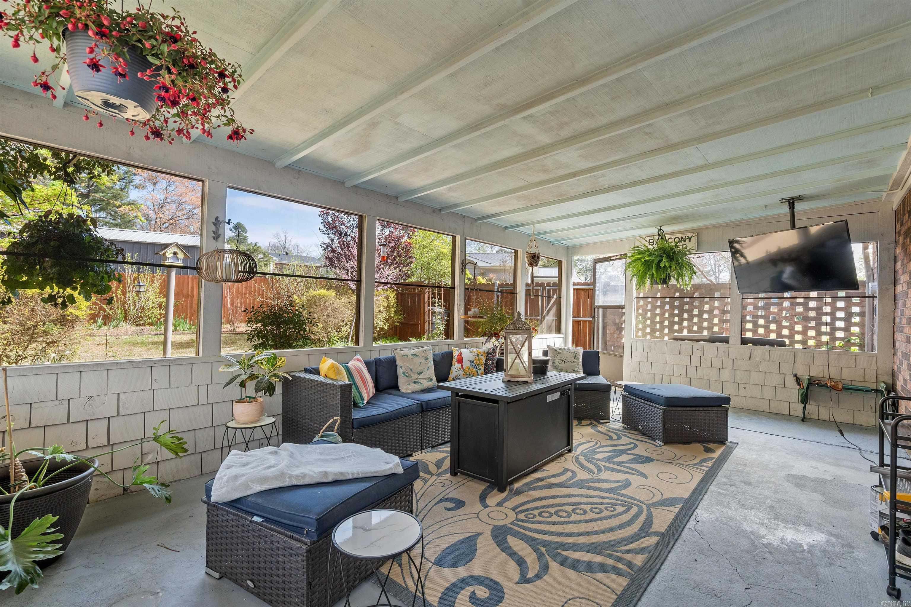 BEVERLY HILLS - Residential