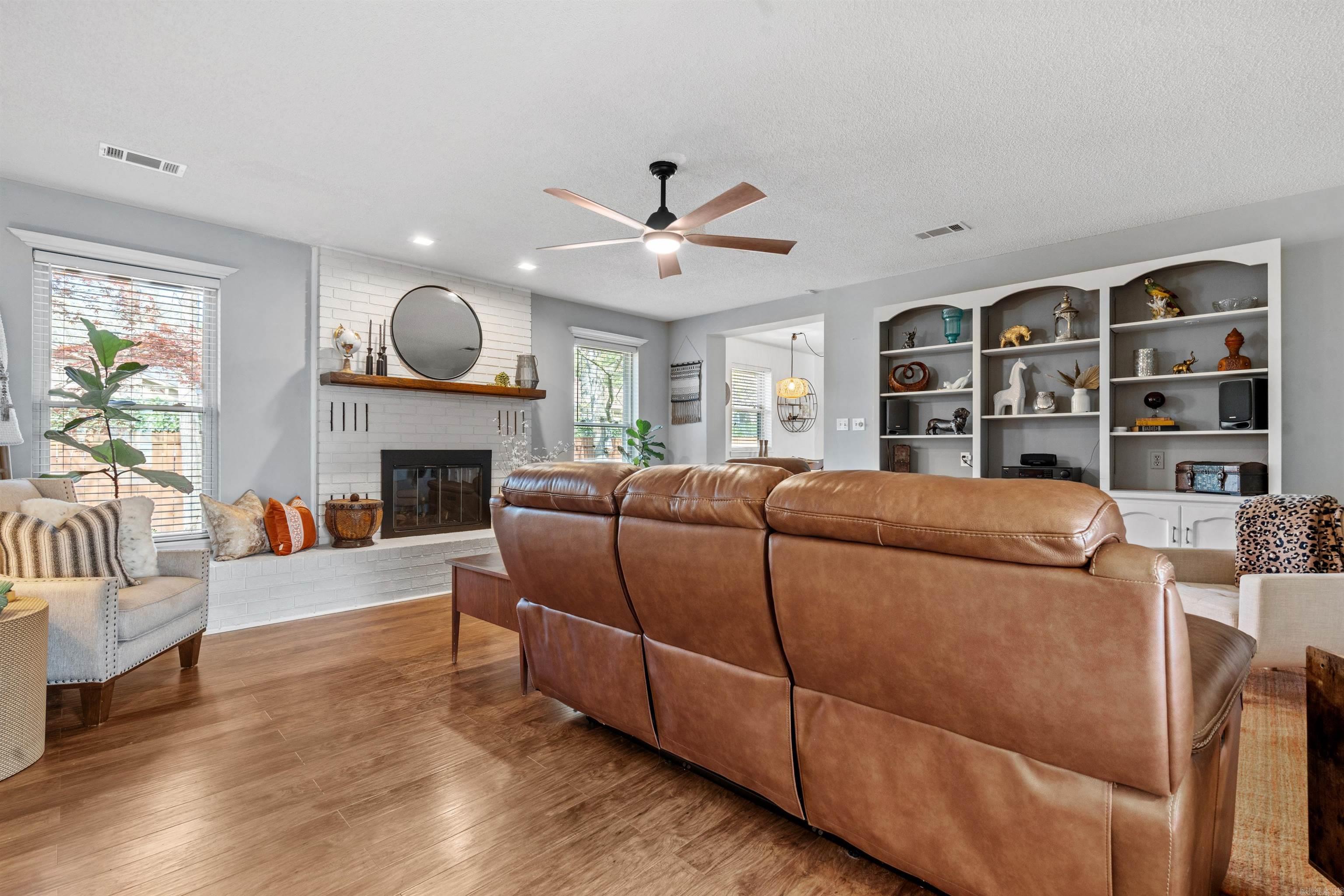 BEVERLY HILLS - Residential