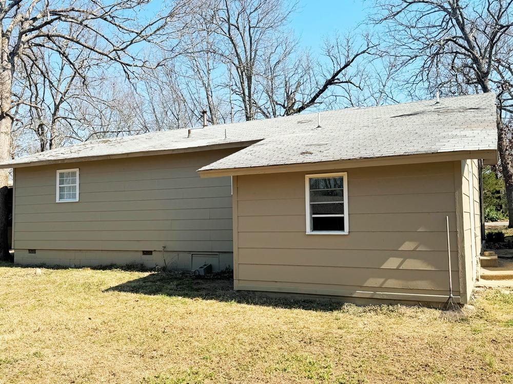 EIGHTH - Residential