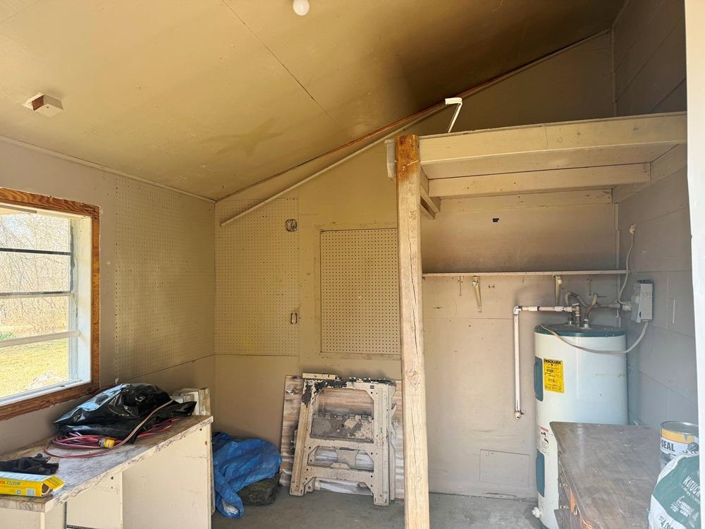 EIGHTH - Residential