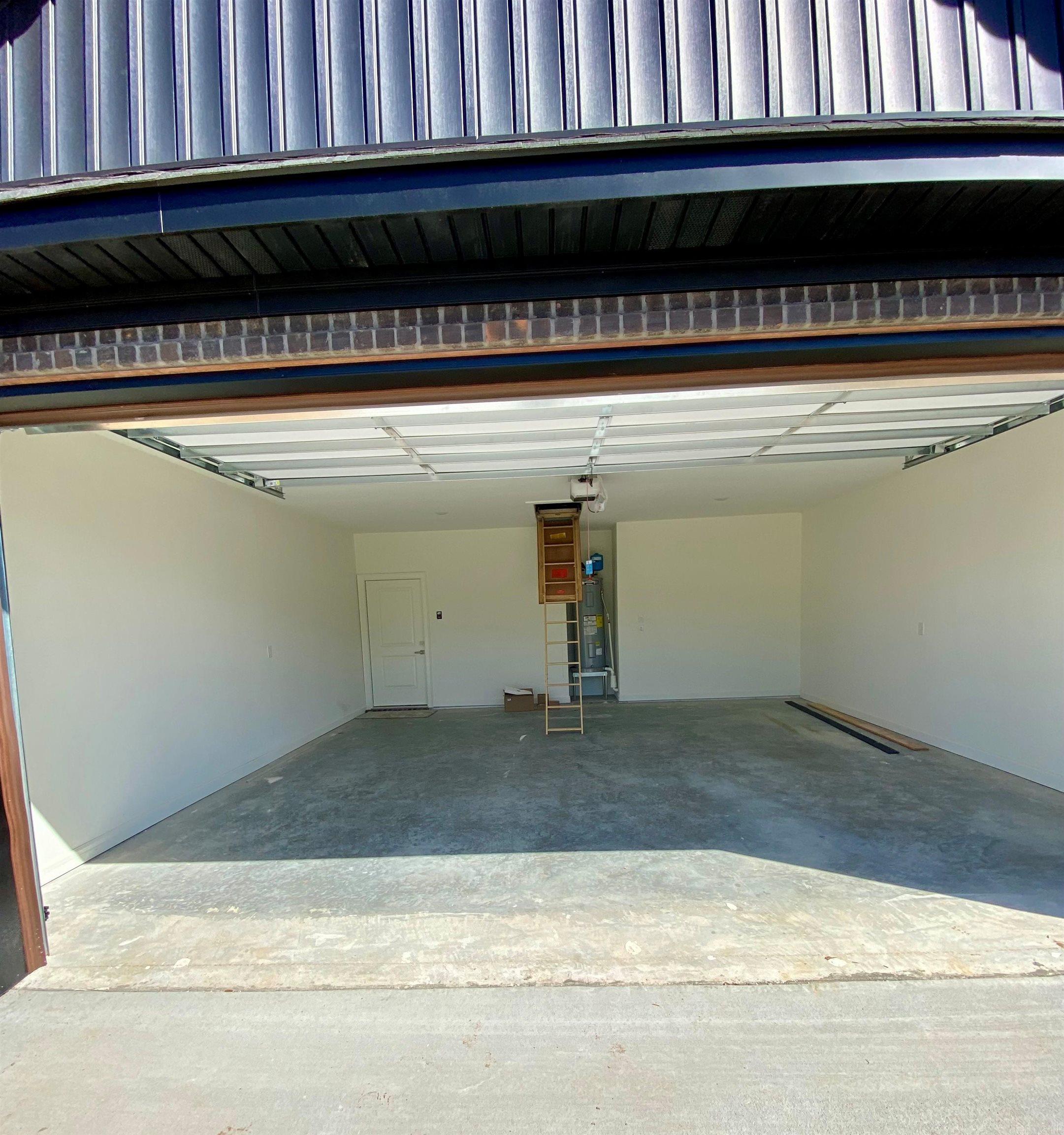 EDGEWATER - Residential