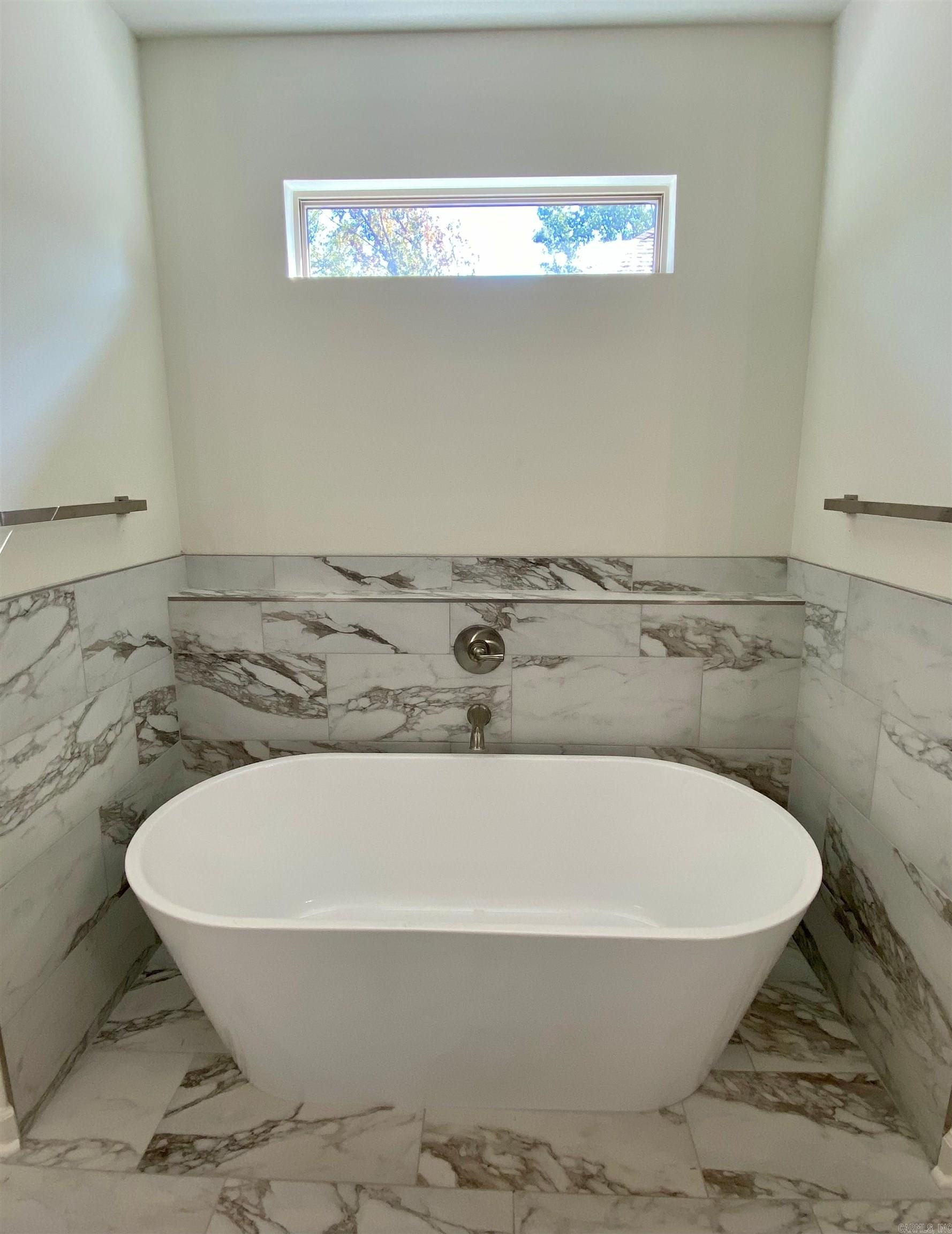 EDGEWATER - Residential