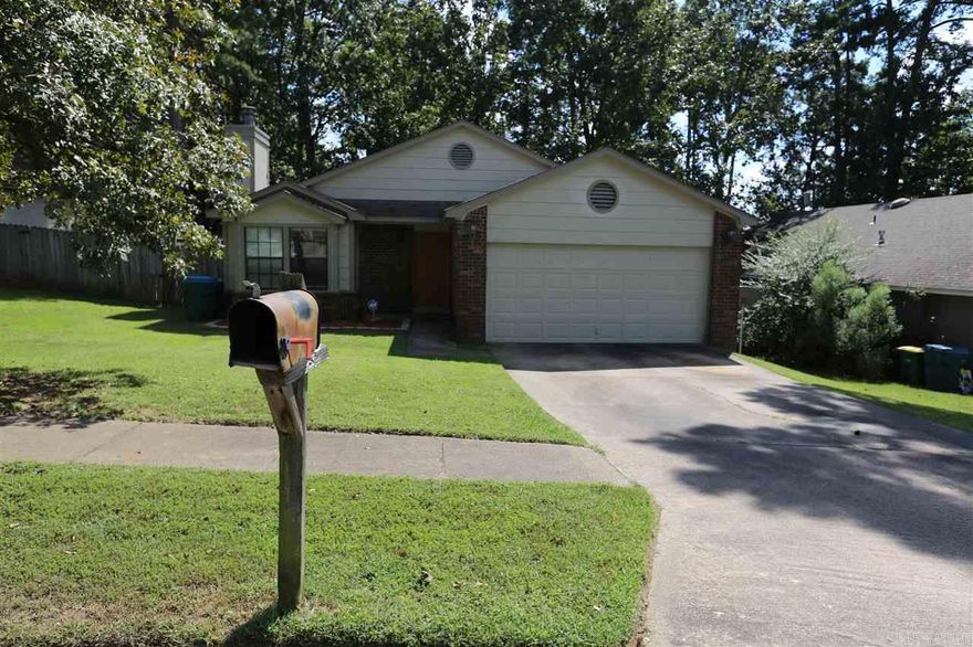 Beautiful home for lease. Hardwood flooring, updated kitchen, Vaulted ceiling living room with fireplace.  Shady backyard with privacy fence. 2 car garage.