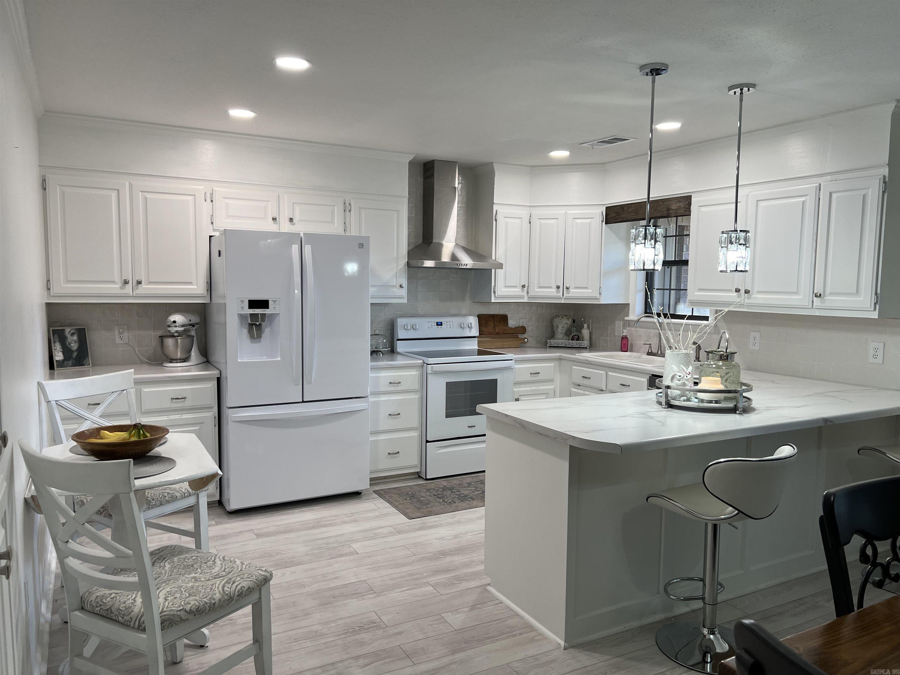 BELLE MEADE - Residential