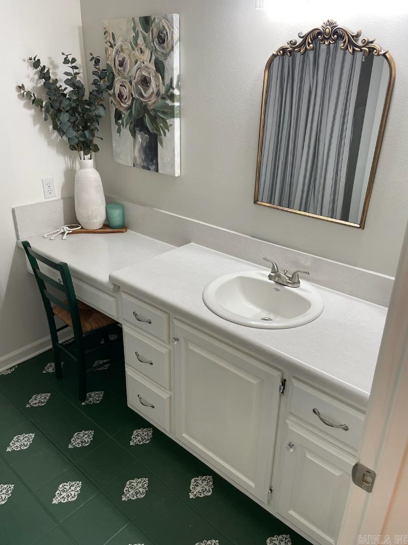 BELLE MEADE - Residential