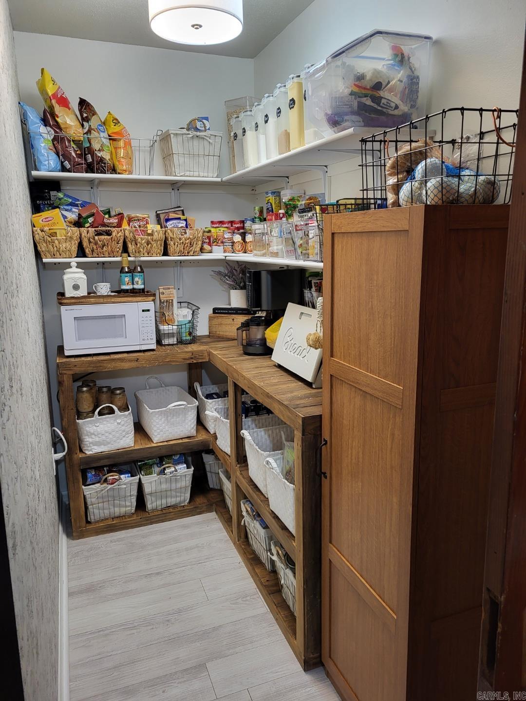 BELLE MEADE - Residential