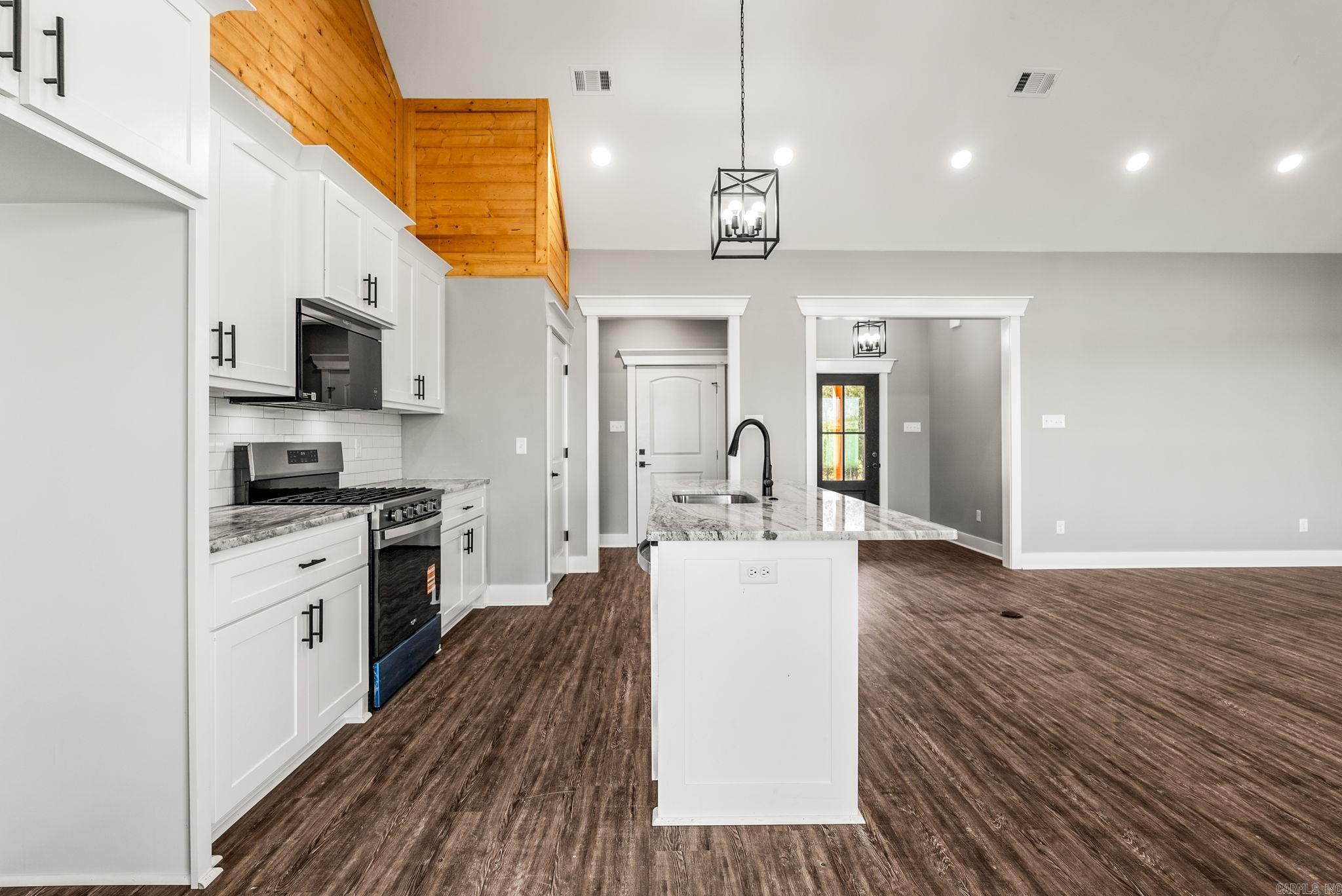 HIDDEN VALLEY ESTATES - Residential