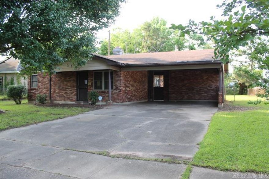 Nice 3 bedroom at end of street in quiet subdivision.
