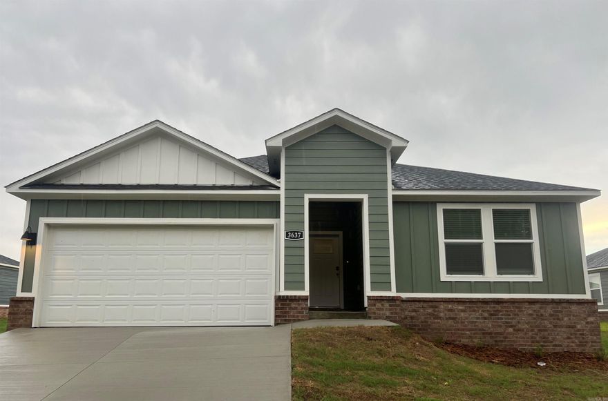 The Lovely Kingston Floorplan is one of our single-story floorplans featured in Kensington Place community in Bryant, Arkansas. This spacious floor plan offers an open concept living area, where your kitchen, living, and dining areas blend seamlessly into a space perfect for everyday living and entertaining. The kitchen features 36” cabinets, quartz countertops, and stainless-steel appliances. You’ll find LVP throughout living areas, with carpet in all bedrooms and closets. The primary bedroom has an en-suite bathroom that features a walk-in closet and a walk-in shower. These homes will feature beautiful Hardie® siding and a covered patio (per plan). Taxes are estimated and TBD. Special builder warranty. Photos are stock photos and may vary as built.