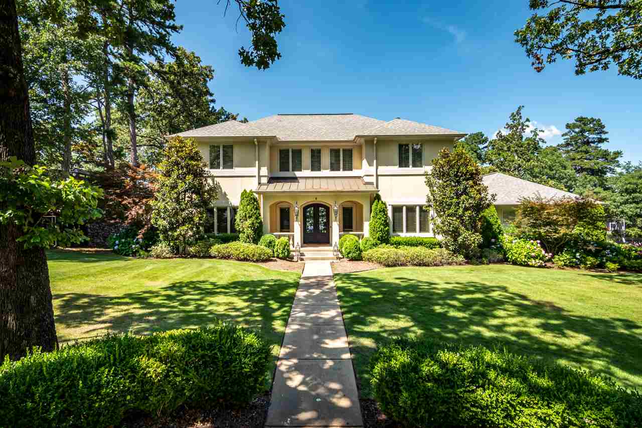 Truly a special home with incredible interior design and a fabulous floor plan built by Fred Lord with a gorgeous pool and pool house. Main level features the foyer adjacent to an office (w/ built-ins) & formal dining rm, half bath, great room open to the gourmet kitchen, luxury master suite plus a media room w/ projector screen. Upstairs offers 4 bdrms, 2 large baths, den & laundry room. Amazing backyard w/ gunite pool, outdoor f/p & fabulous pool house. Three car garage plus additional parking.