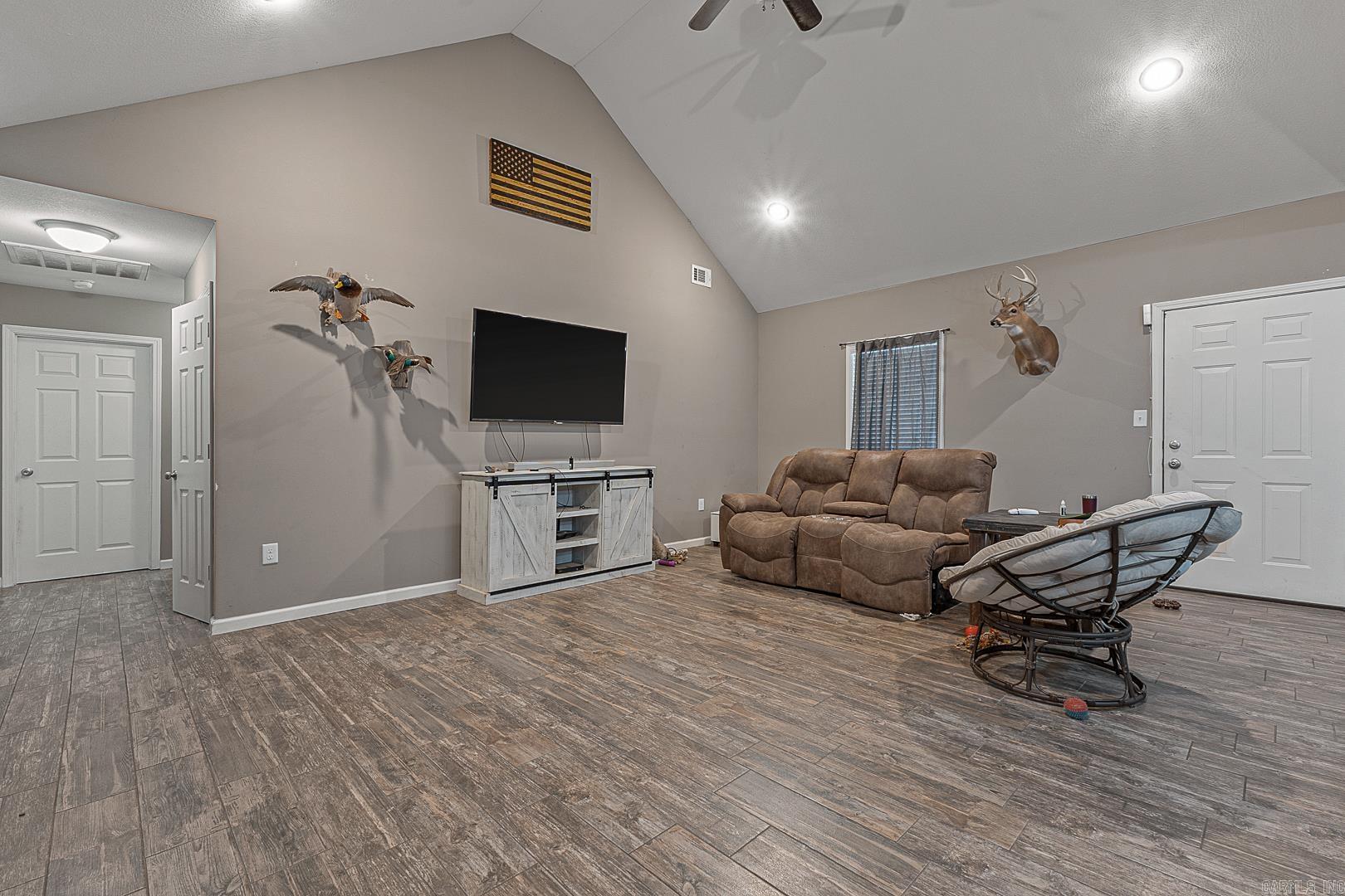 DONLEE RIDGE - Residential