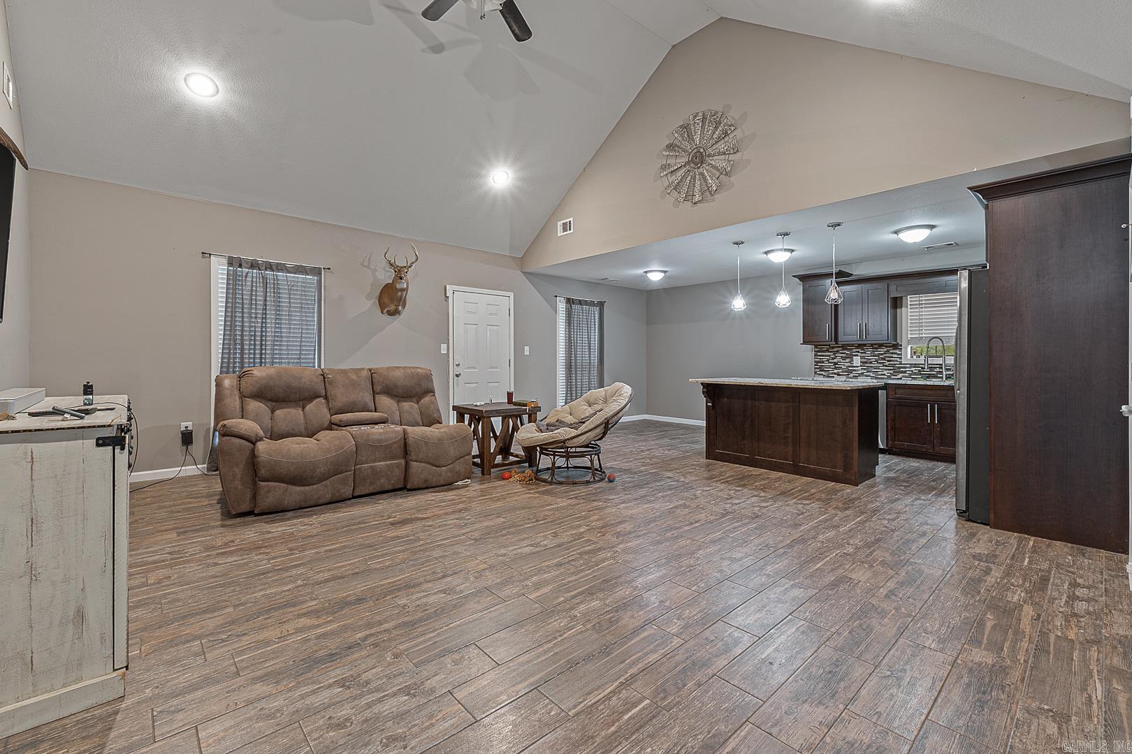 DONLEE RIDGE - Residential