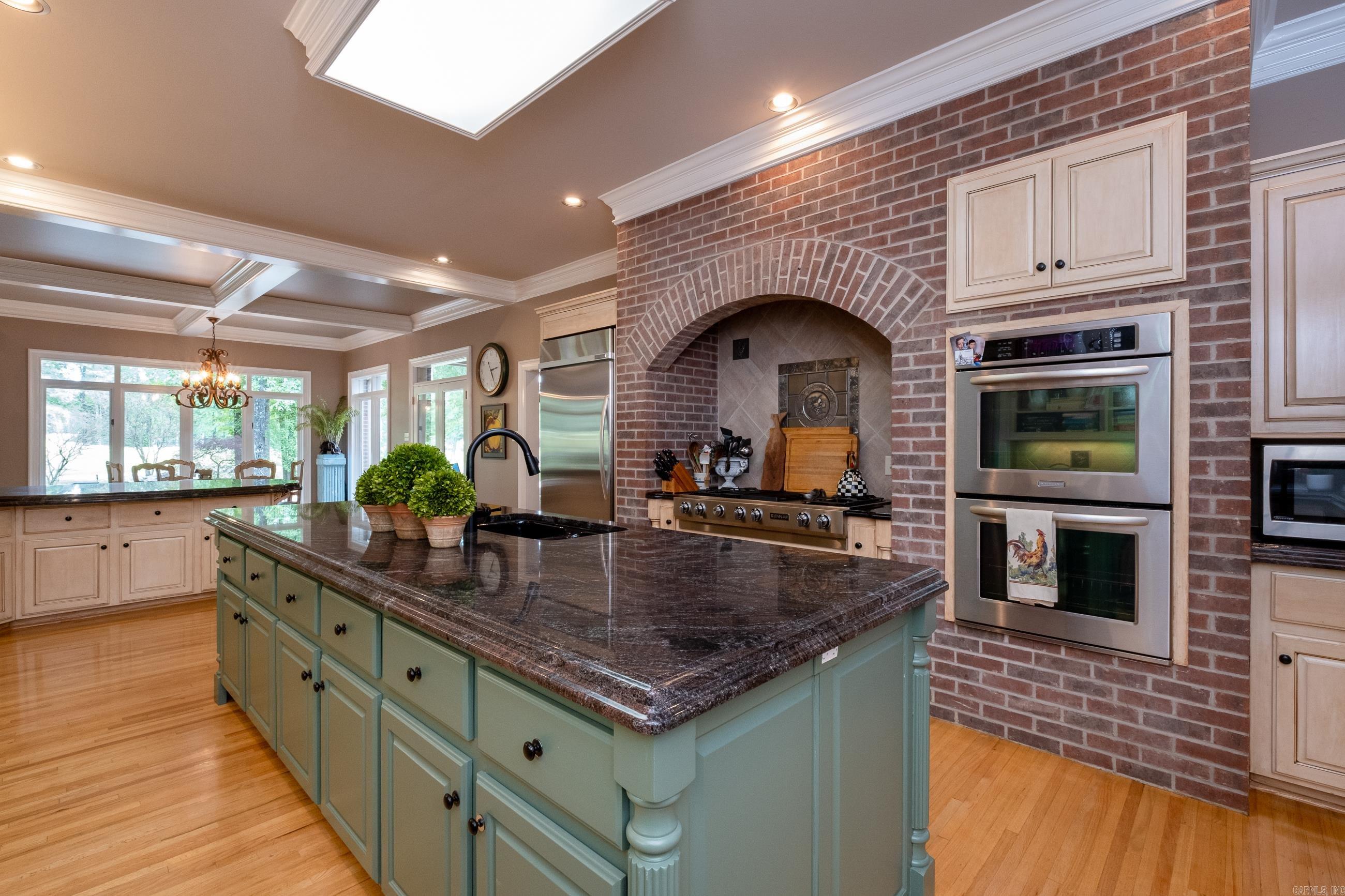 CHENAL VALLEY CHENAL CIRCLE - Residential