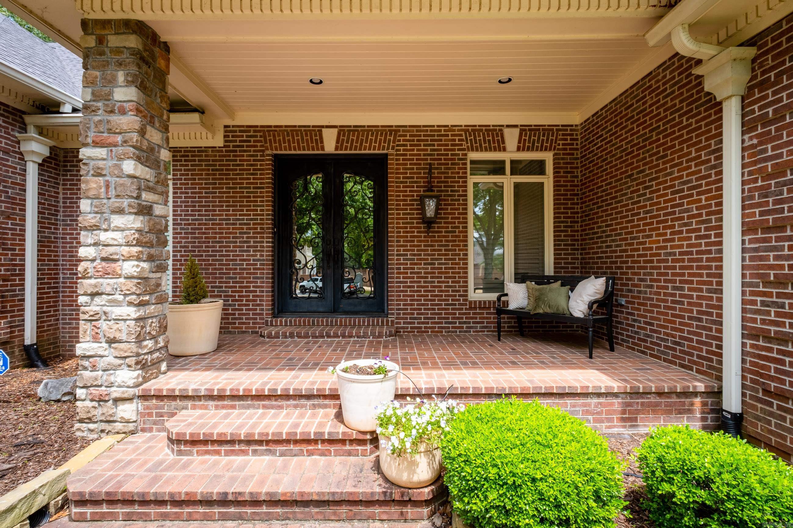 CHENAL VALLEY CHENAL CIRCLE - Residential