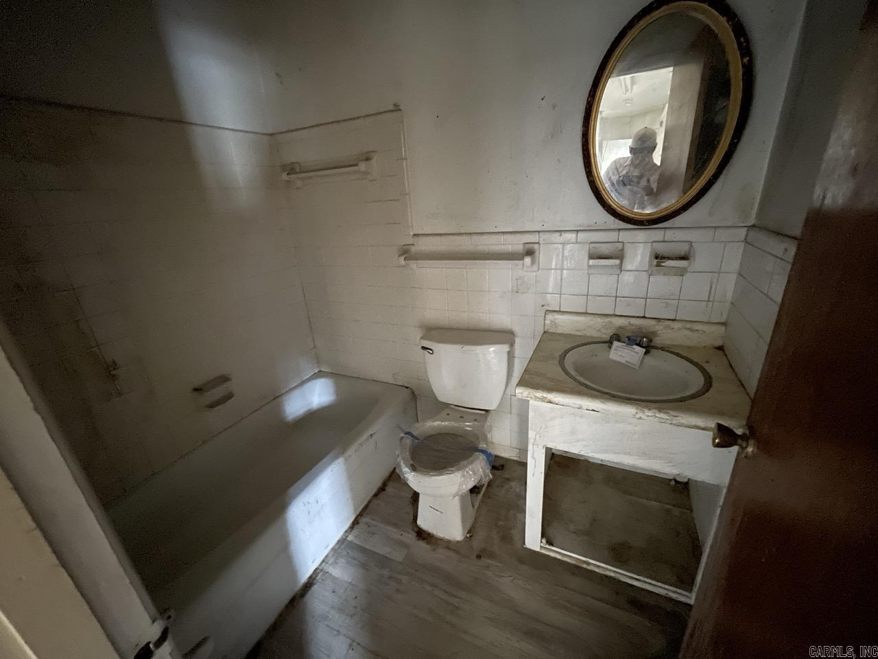 Myerson Manor - Residential