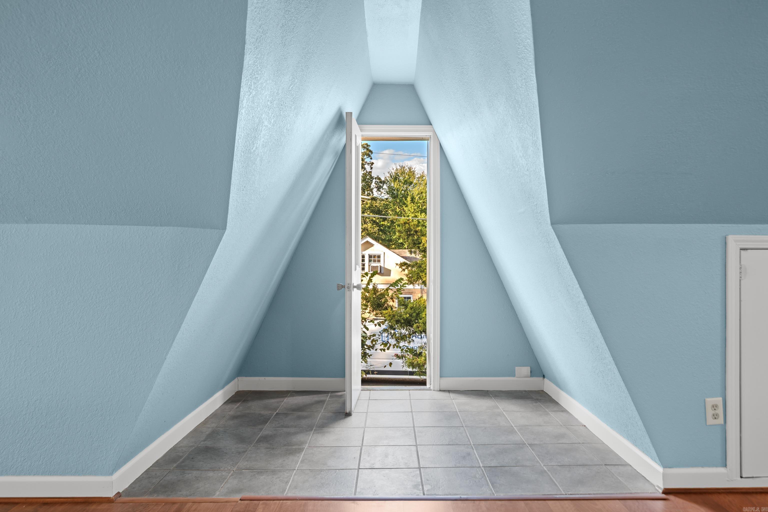 DIERKS HAYS 2ND - Residential