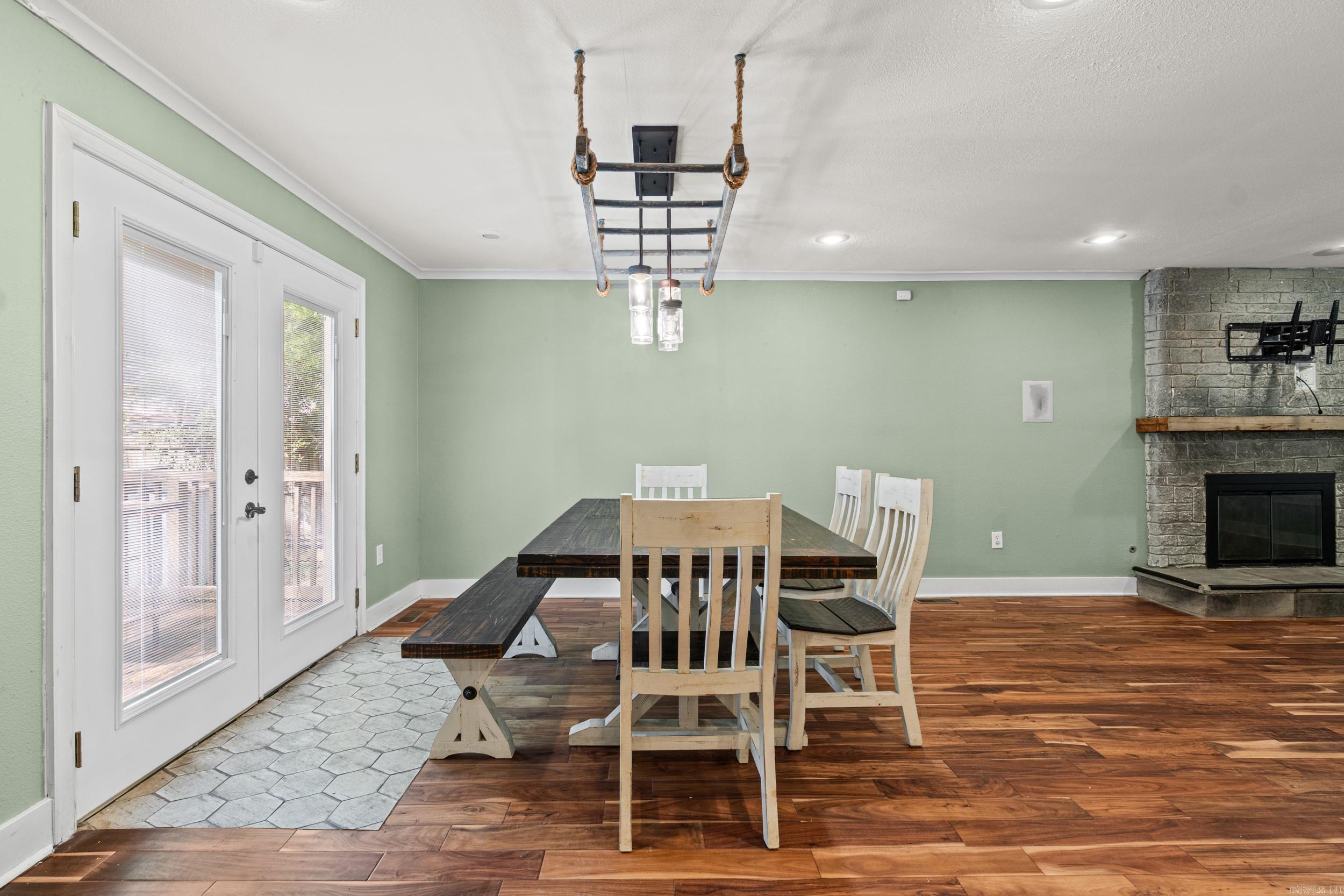 SMOKING OAKS ADD - Residential