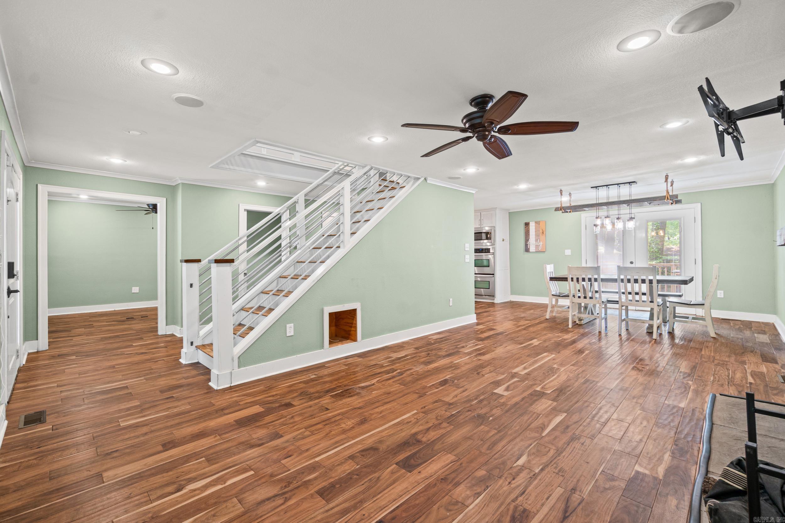 SMOKING OAKS ADD - Residential