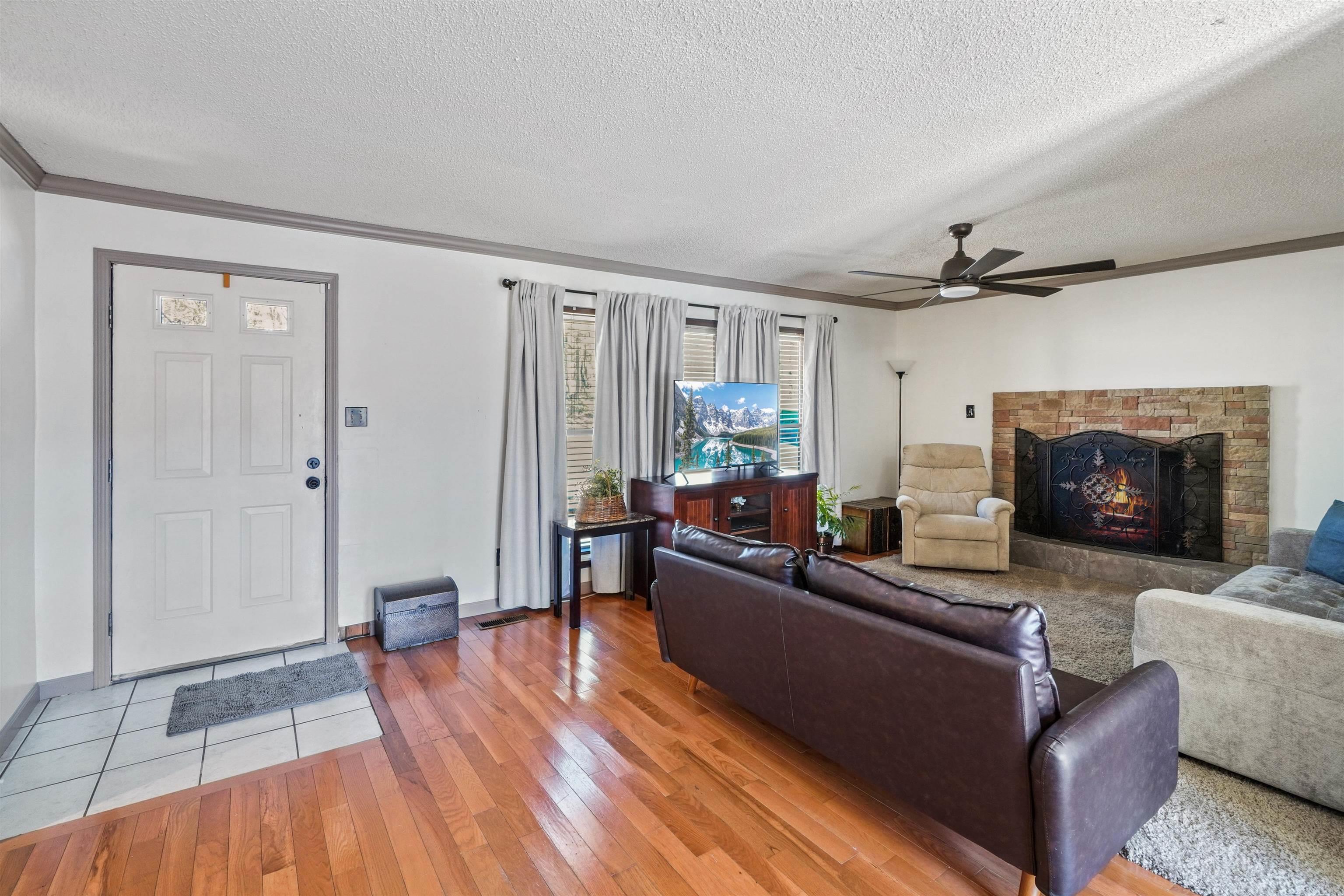 CHELSEA GLADES - Residential