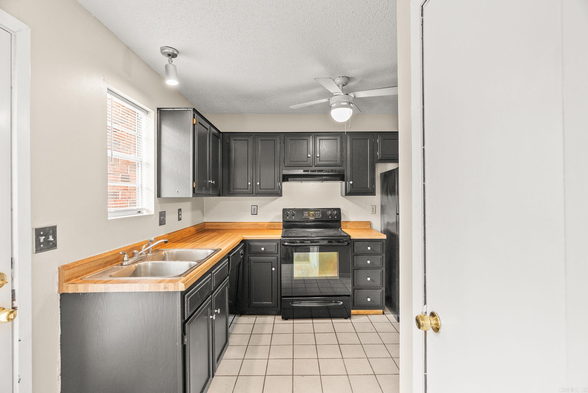 Oak Crest Manor Townhomes - Residential Lease