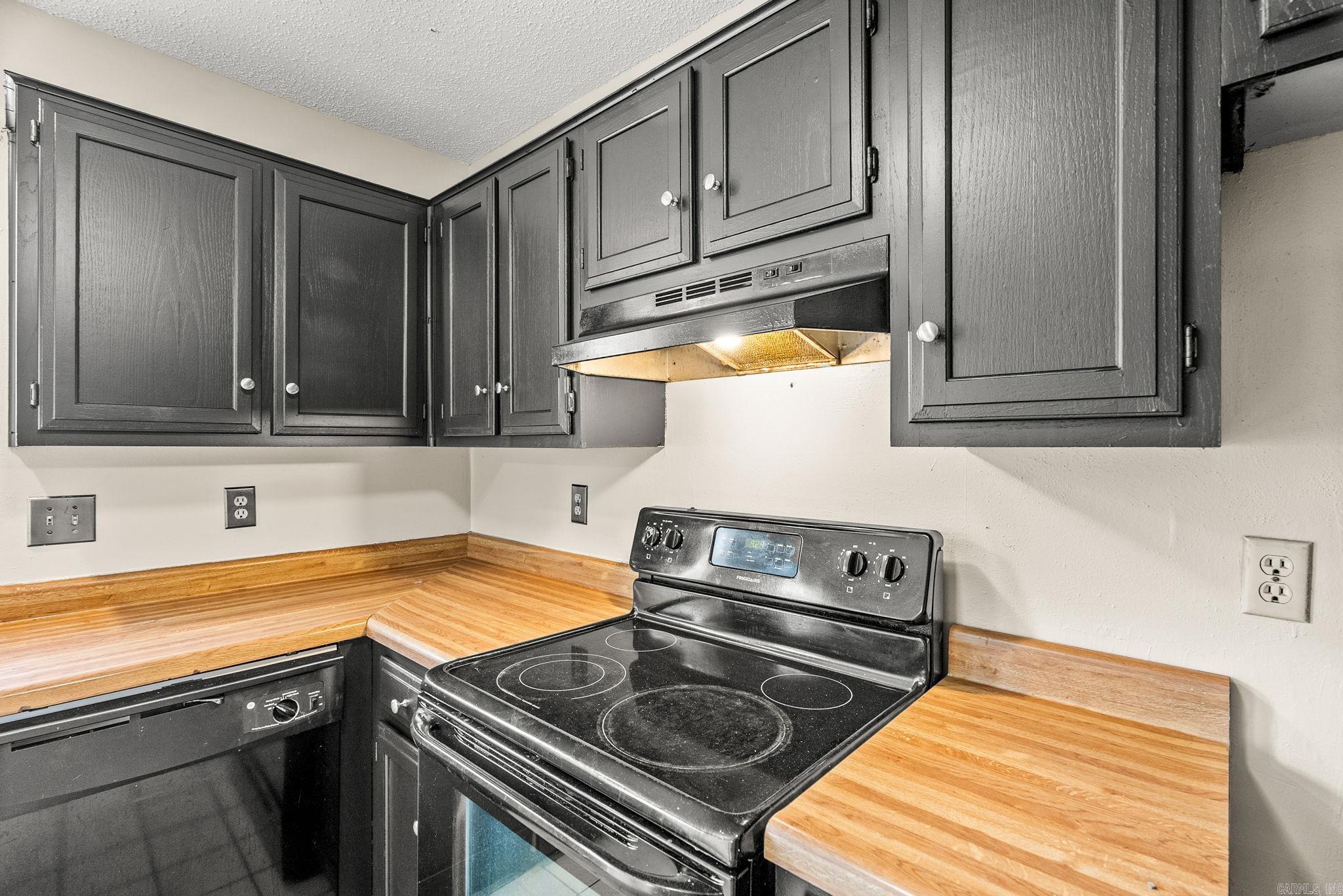 Oak Crest Manor Townhomes - Residential Lease