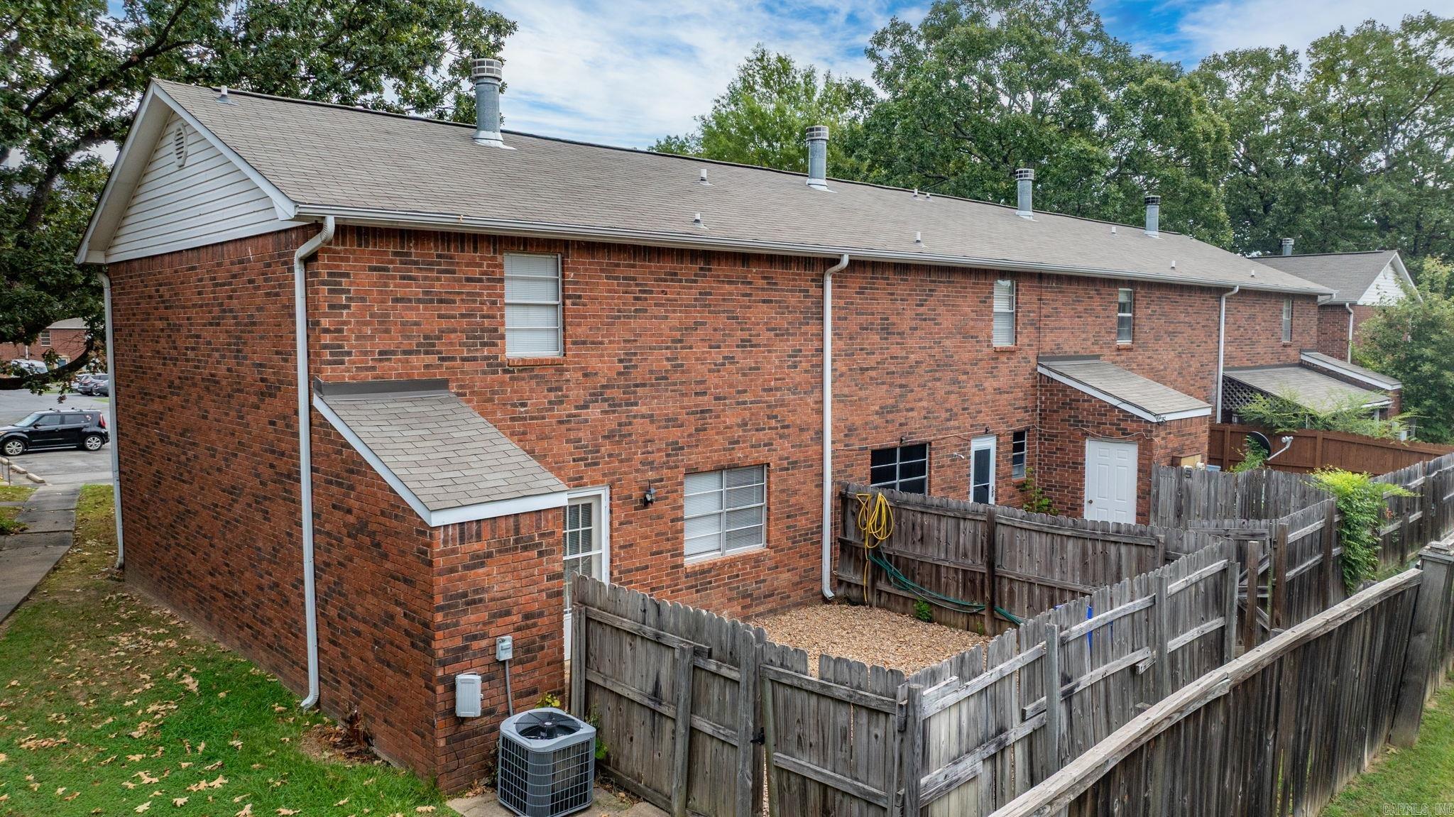 Oak Crest Manor Townhomes - Residential Lease