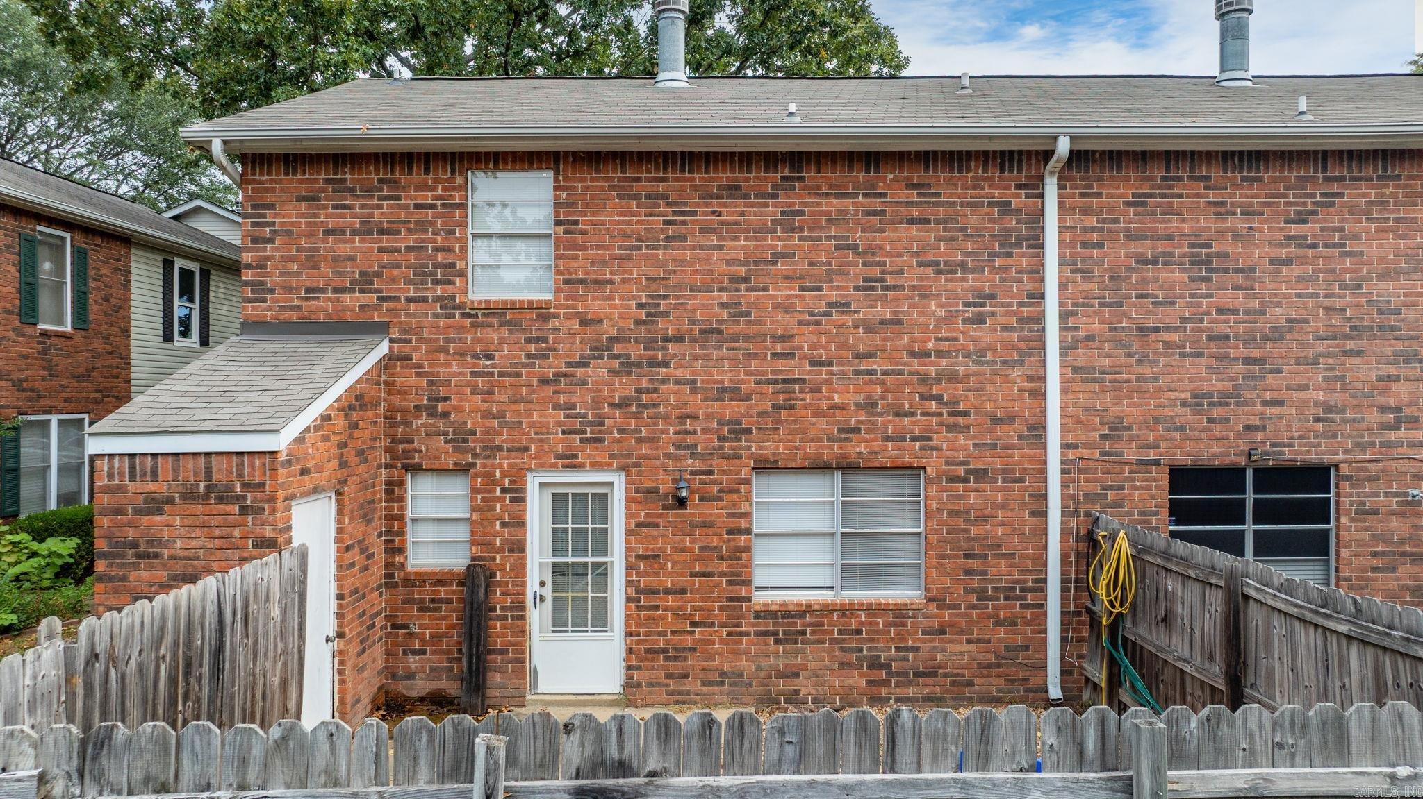 Oak Crest Manor Townhomes - Residential Lease