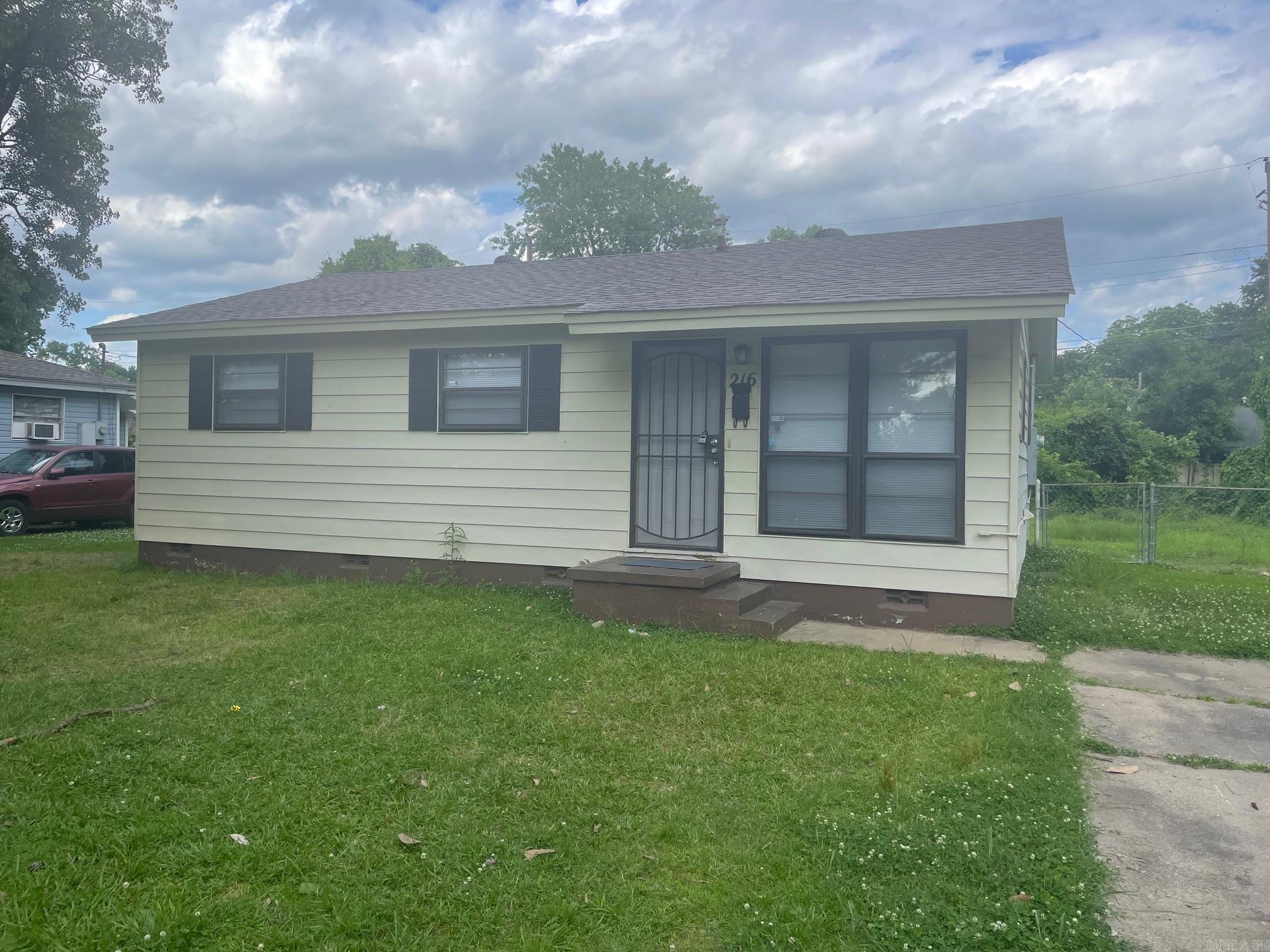 3 bedroom home has fresh paint inside and out, and new laminate floors throughout. Fully Fenced backyard is great for entertaining.