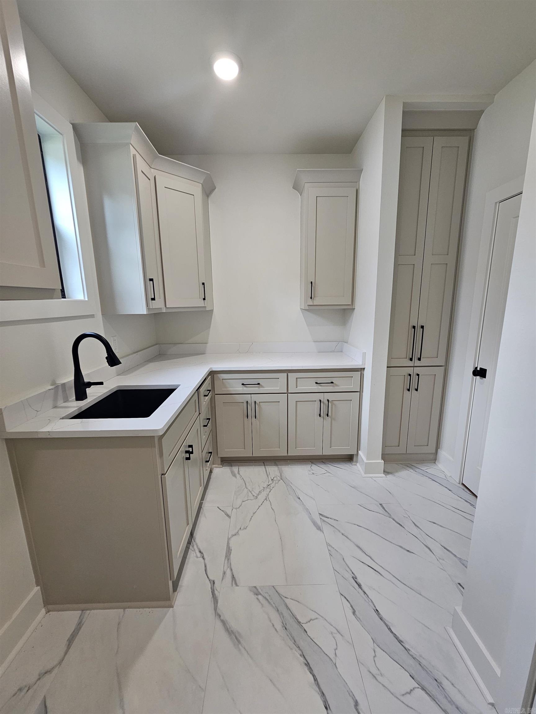 THE WOODS OF HURRICANE LAKE ESTA - Residential Lease