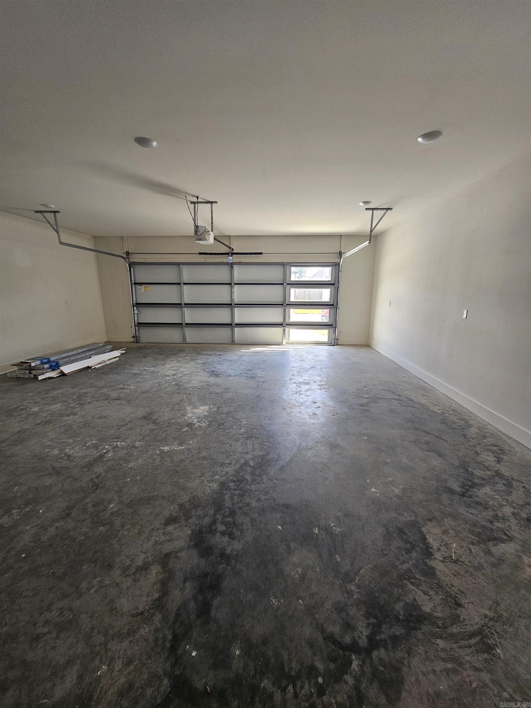 THE WOODS OF HURRICANE LAKE ESTA - Residential Lease