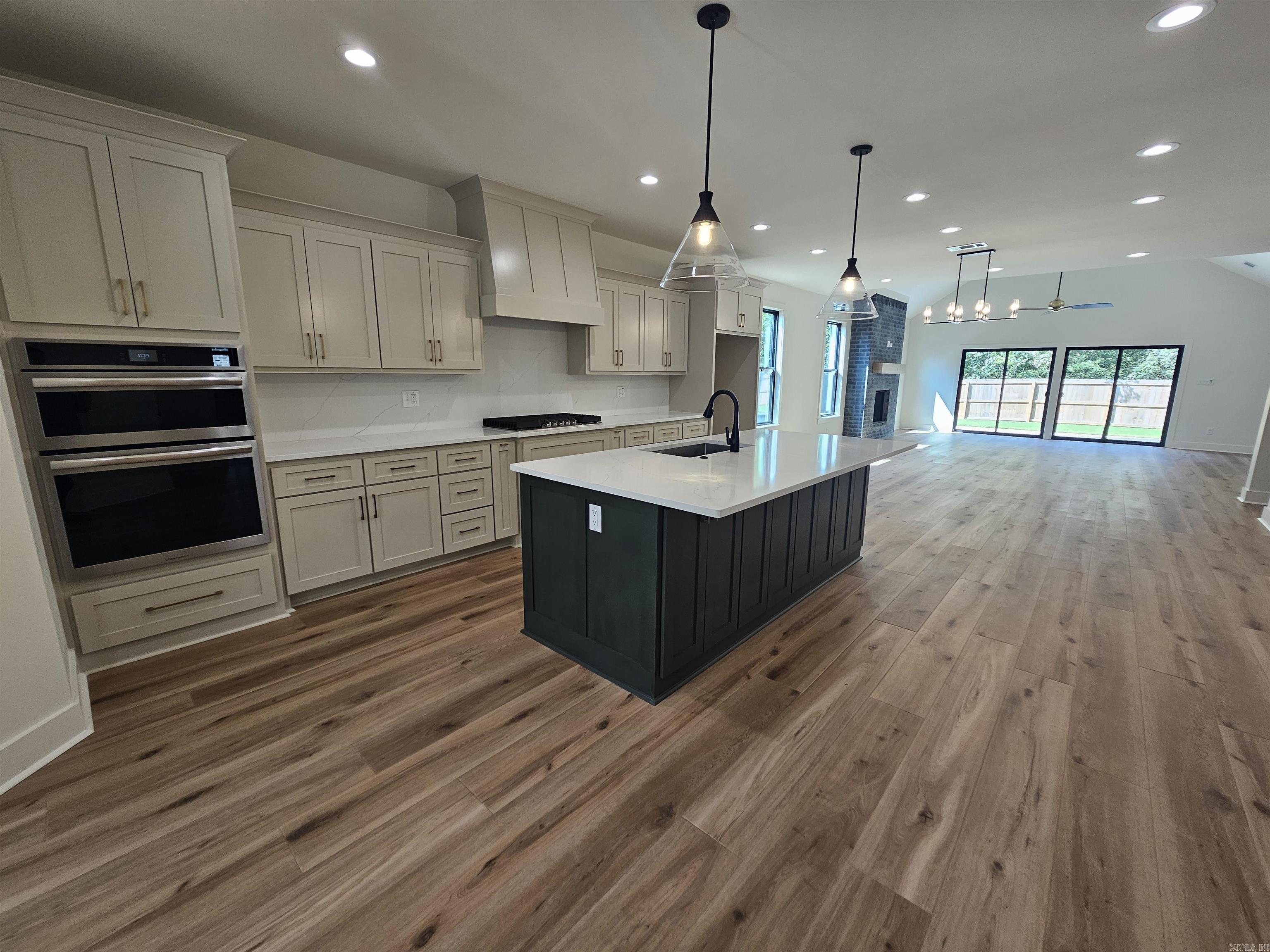 THE WOODS OF HURRICANE LAKE ESTA - Residential Lease