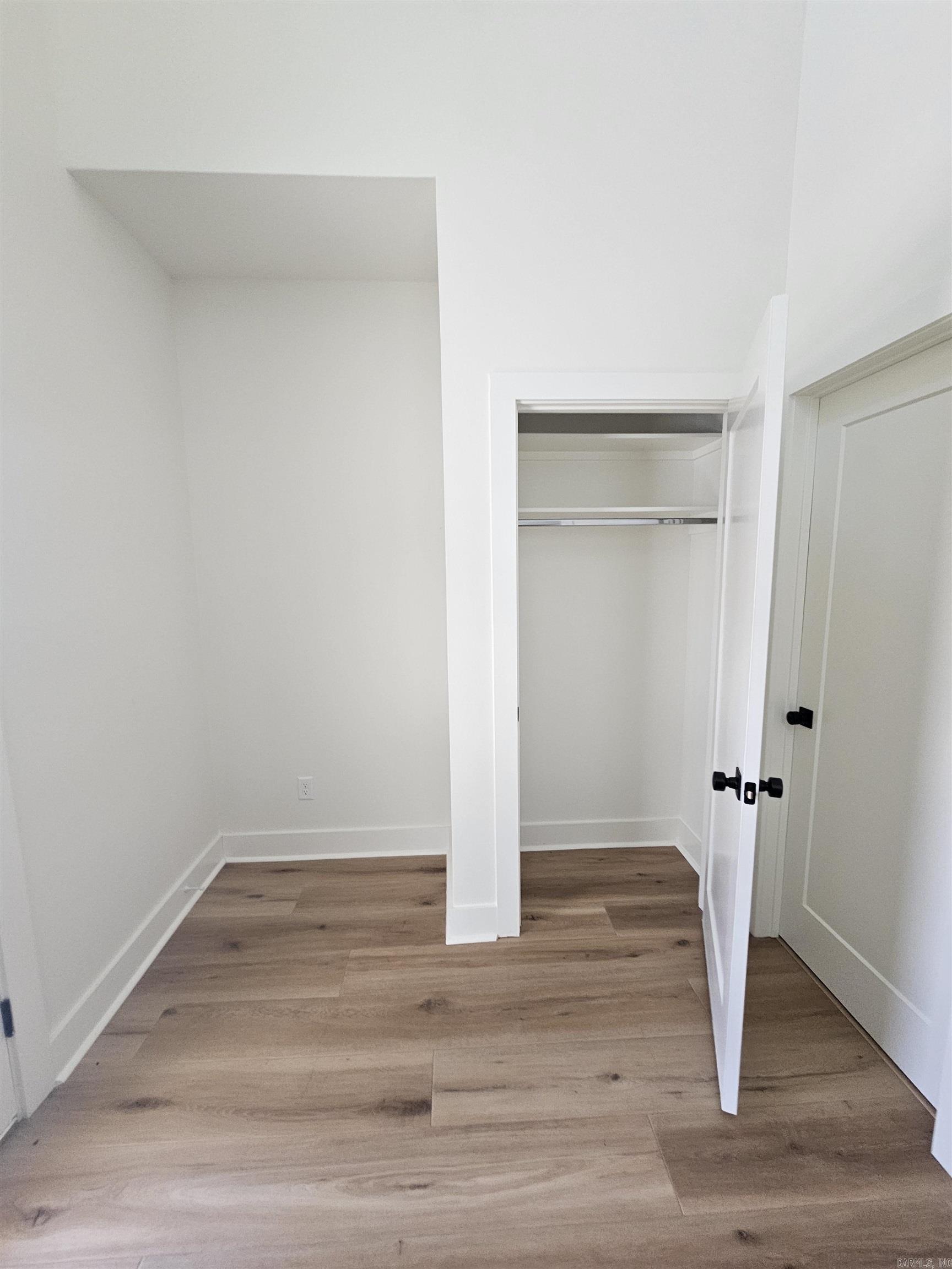 THE WOODS OF HURRICANE LAKE ESTA - Residential Lease