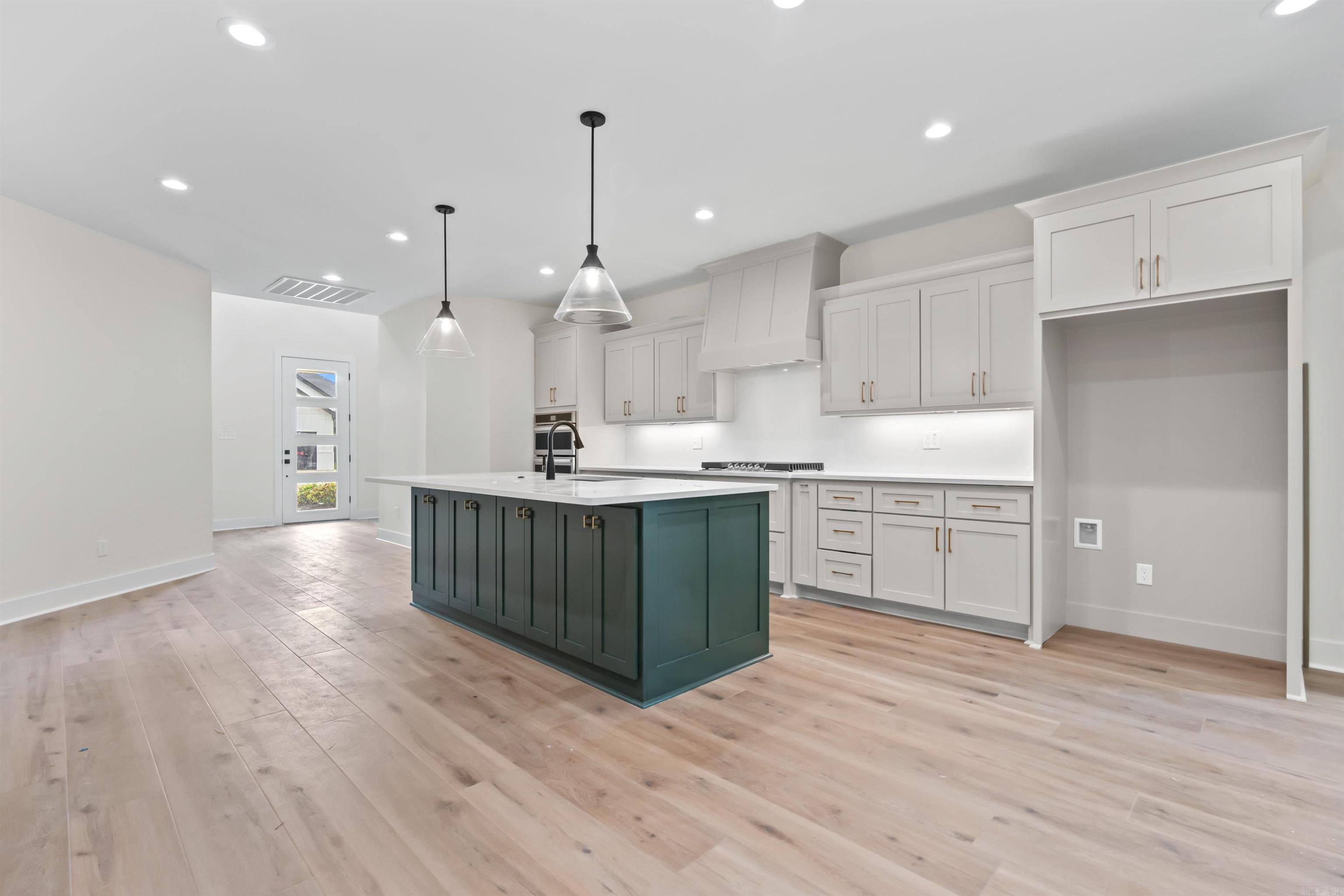 THE WOODS OF HURRICANE LAKE ESTA - Residential Lease