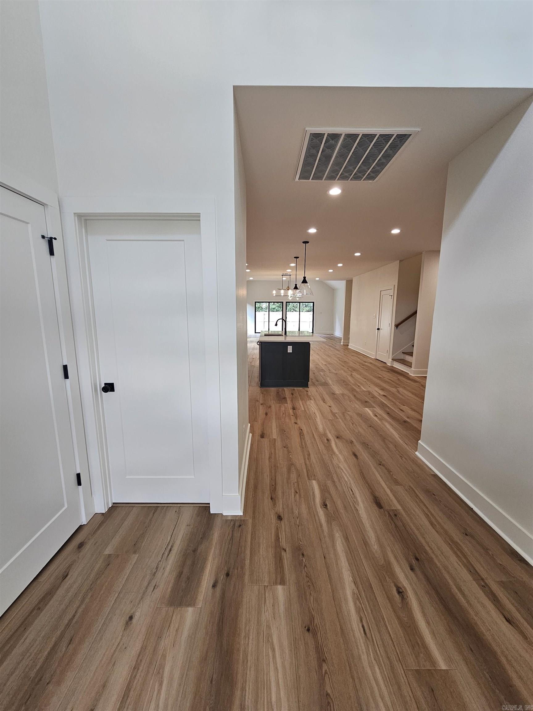 THE WOODS OF HURRICANE LAKE ESTA - Residential Lease