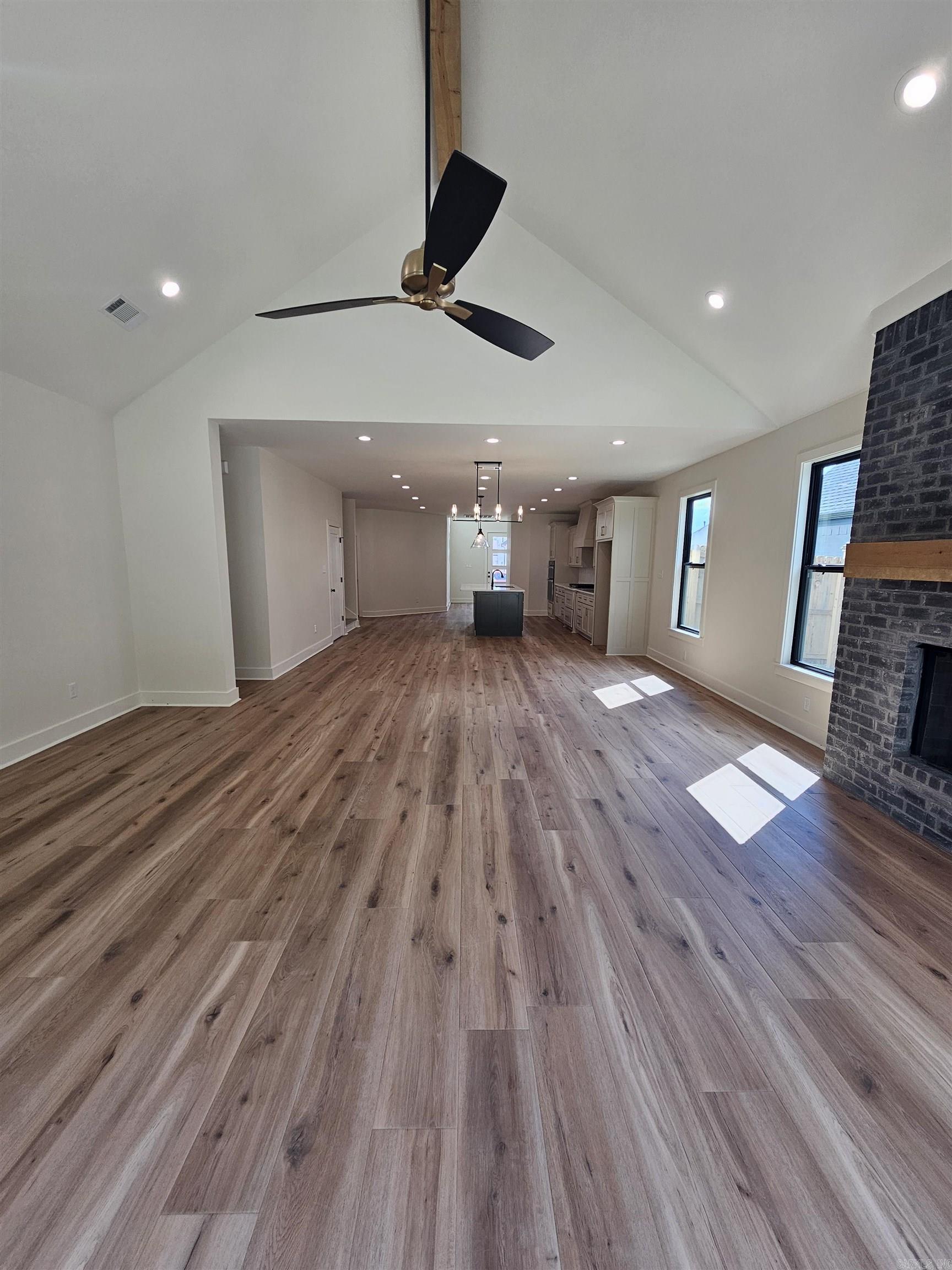 THE WOODS OF HURRICANE LAKE ESTA - Residential Lease