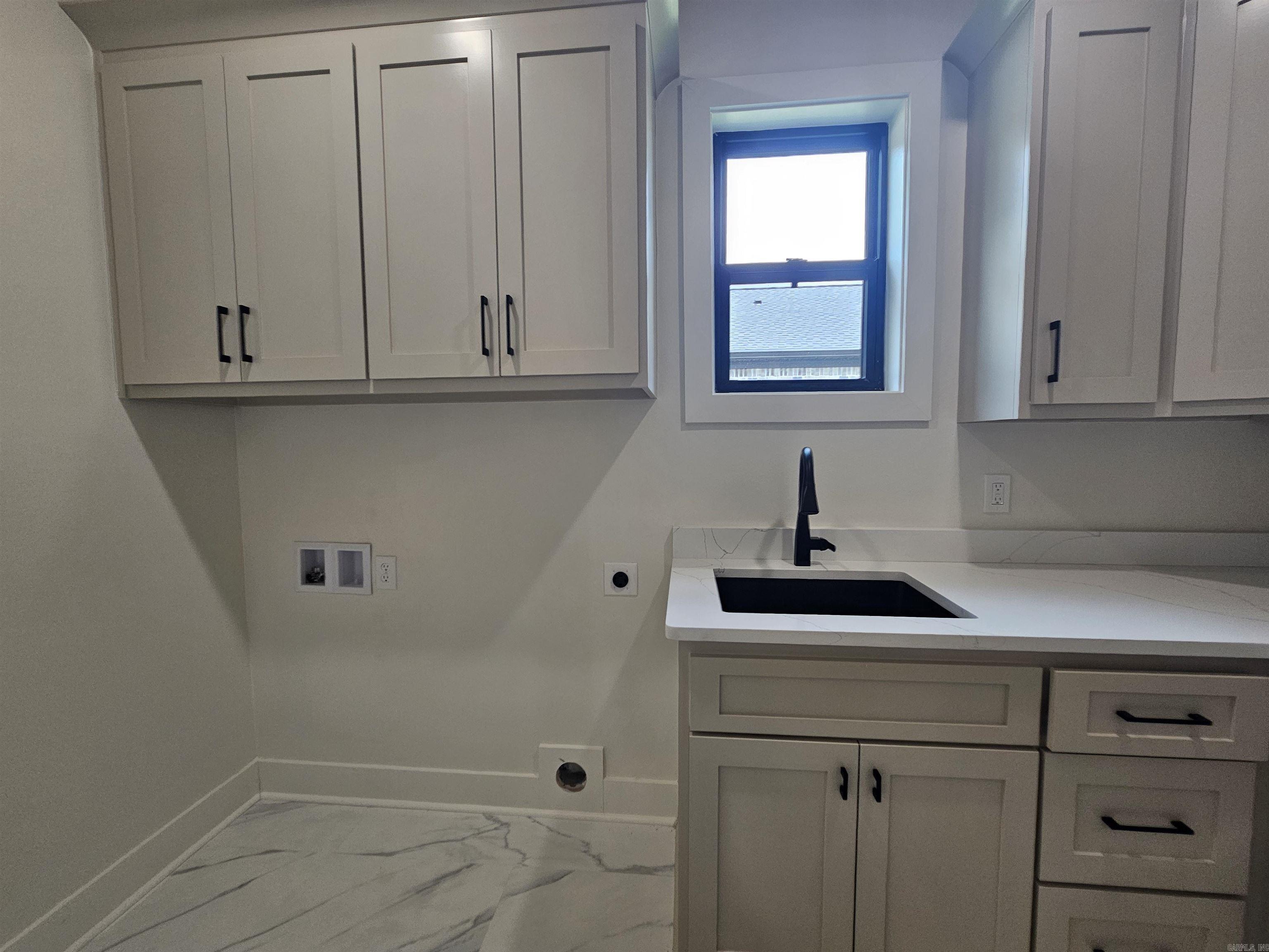 THE WOODS OF HURRICANE LAKE ESTA - Residential Lease