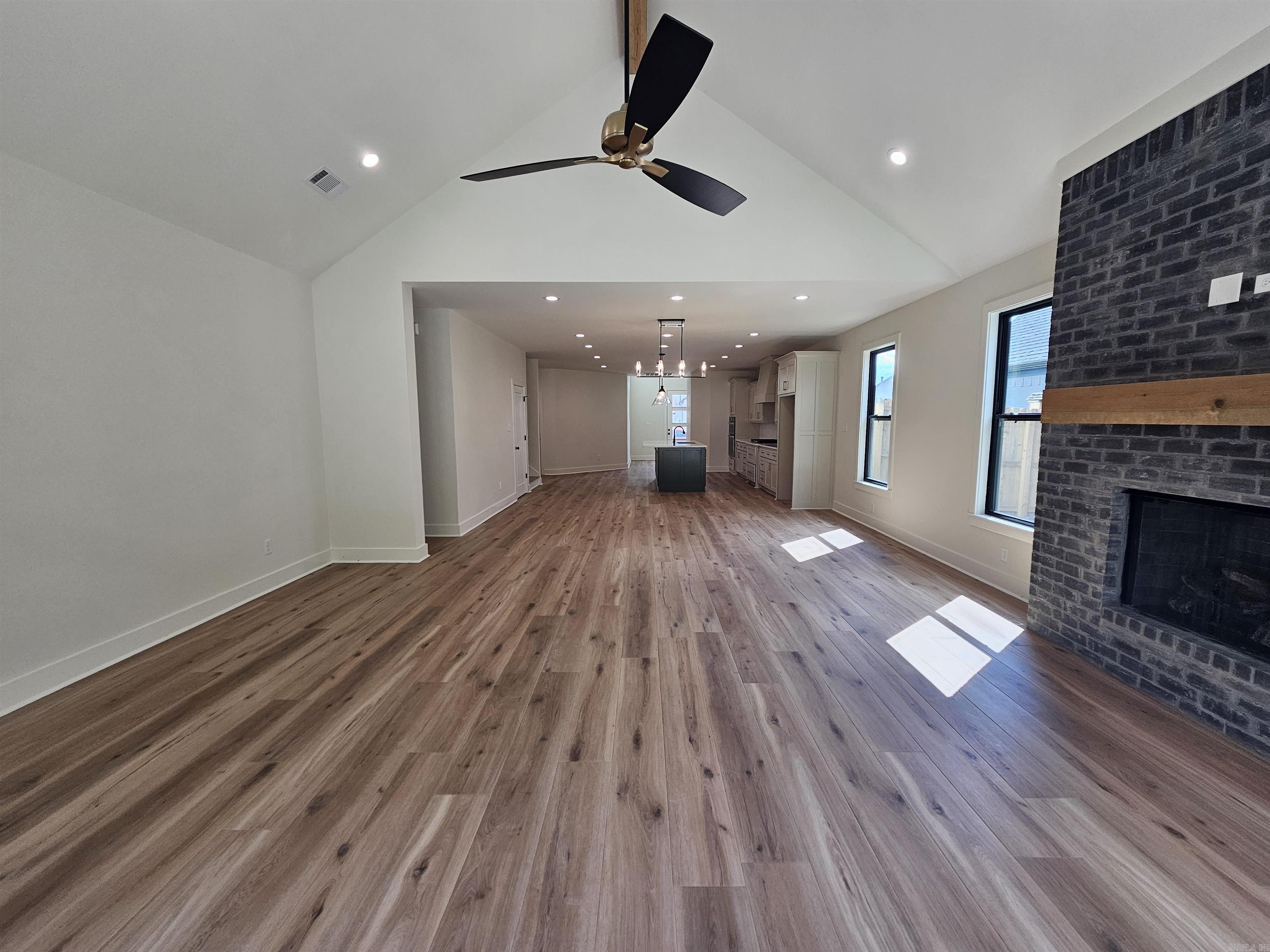 THE WOODS OF HURRICANE LAKE ESTA - Residential Lease