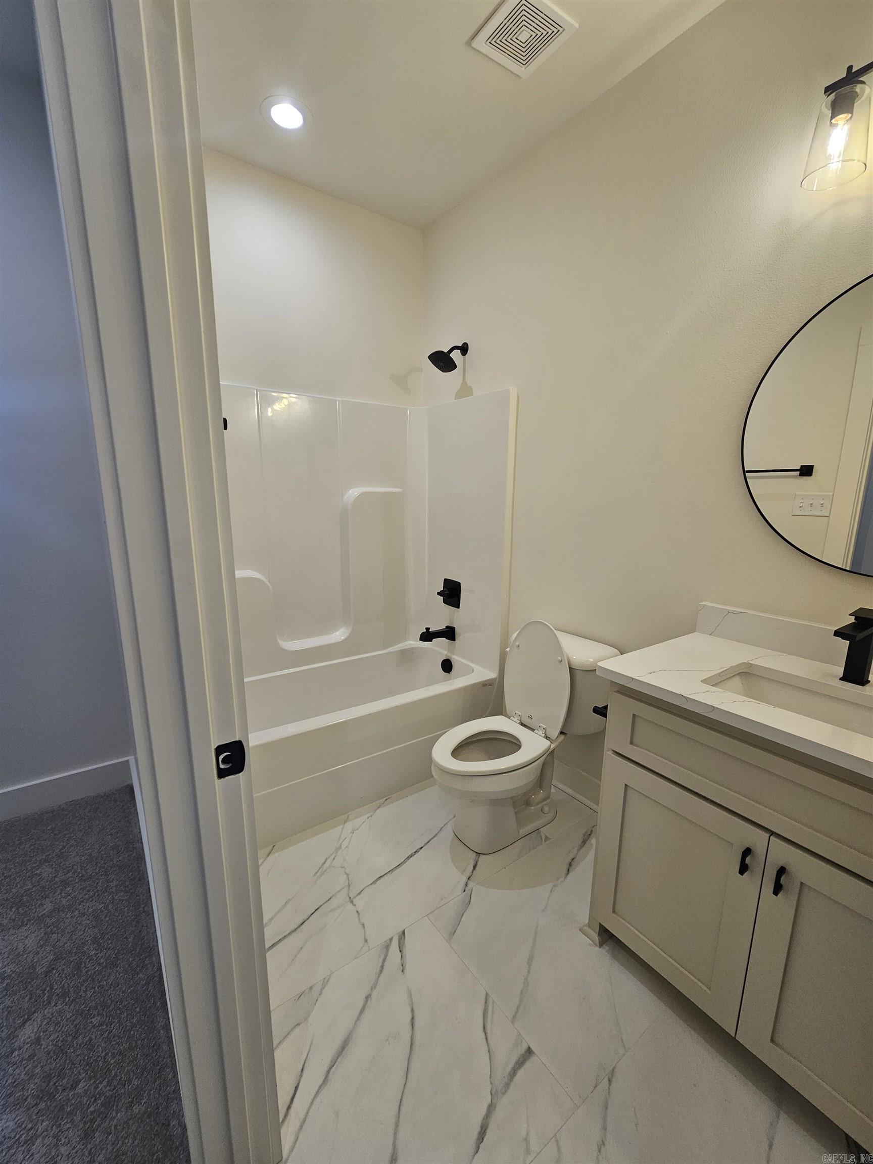 THE WOODS OF HURRICANE LAKE ESTA - Residential Lease