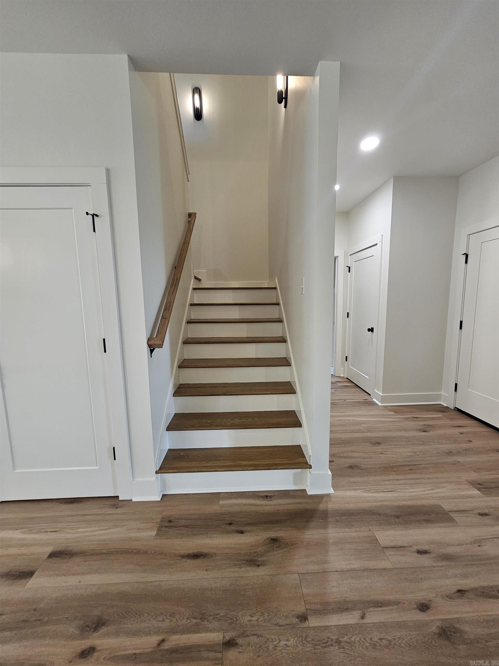 THE WOODS OF HURRICANE LAKE ESTA - Residential Lease