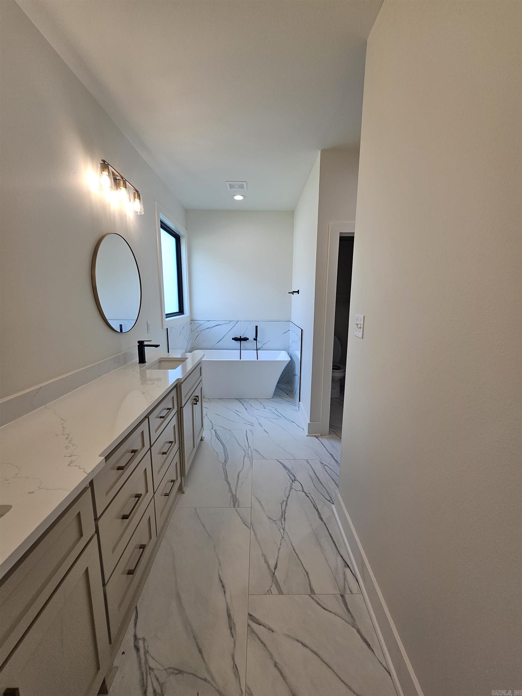 THE WOODS OF HURRICANE LAKE ESTA - Residential Lease