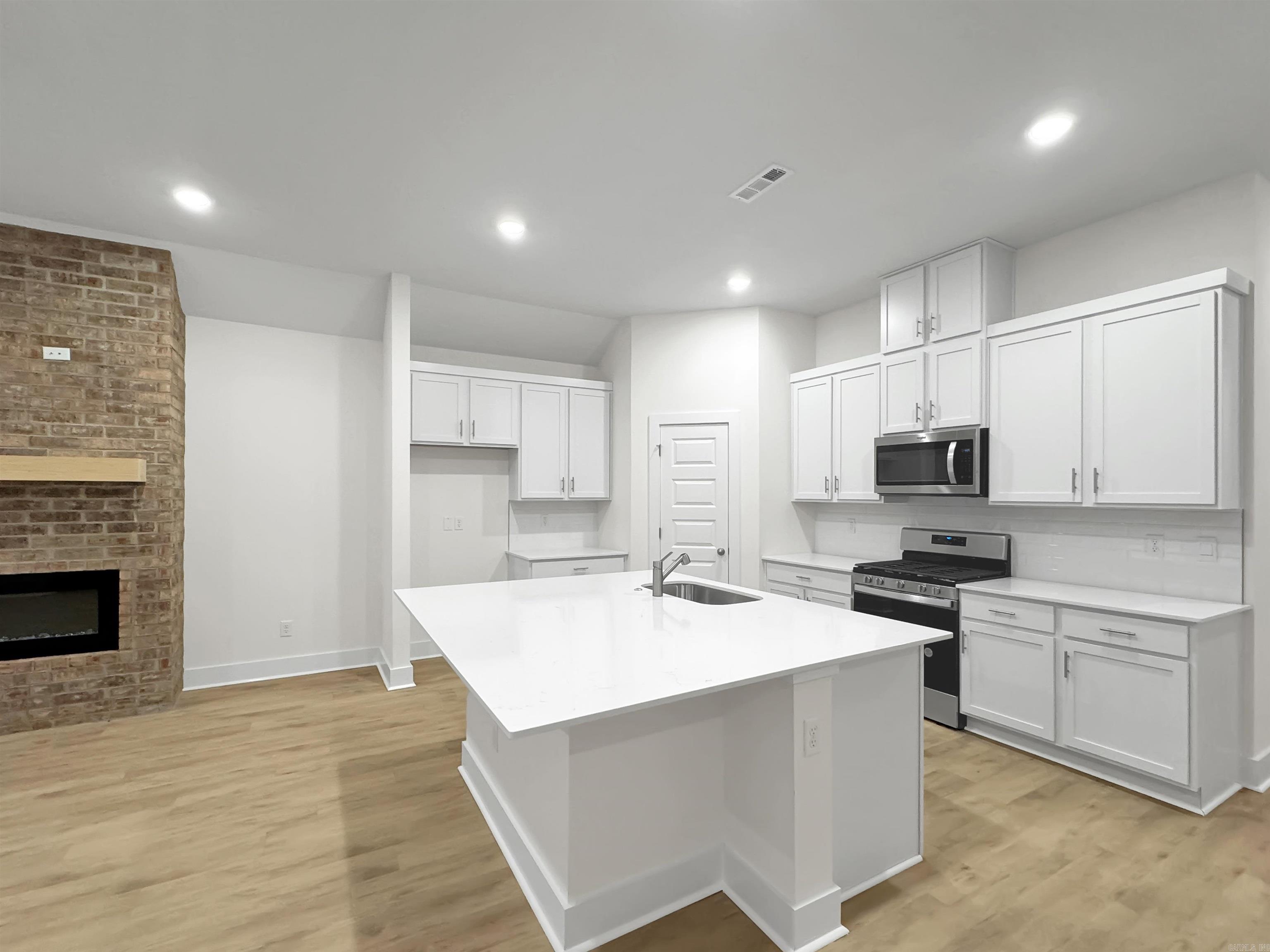 THE RESERVE AT COUNTRY CLUB PHAS - Residential