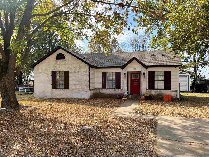 This adorable 3-bed, 1-bath house in Harrisburg has been beautifully updated and radiates charm from every corner. Nestled in a quiet and friendly neighborhood, this cozy residence is perfect for those seeking comfort and style.  - New roof and H/VAC system in 2020 - Updated paint and features throughout  - Convenient location near schools, restaurants, etc.  Don't miss the chance to make this cute, updated house in Harrisburg your own! Schedule a showing today and experience the charm for yourself.