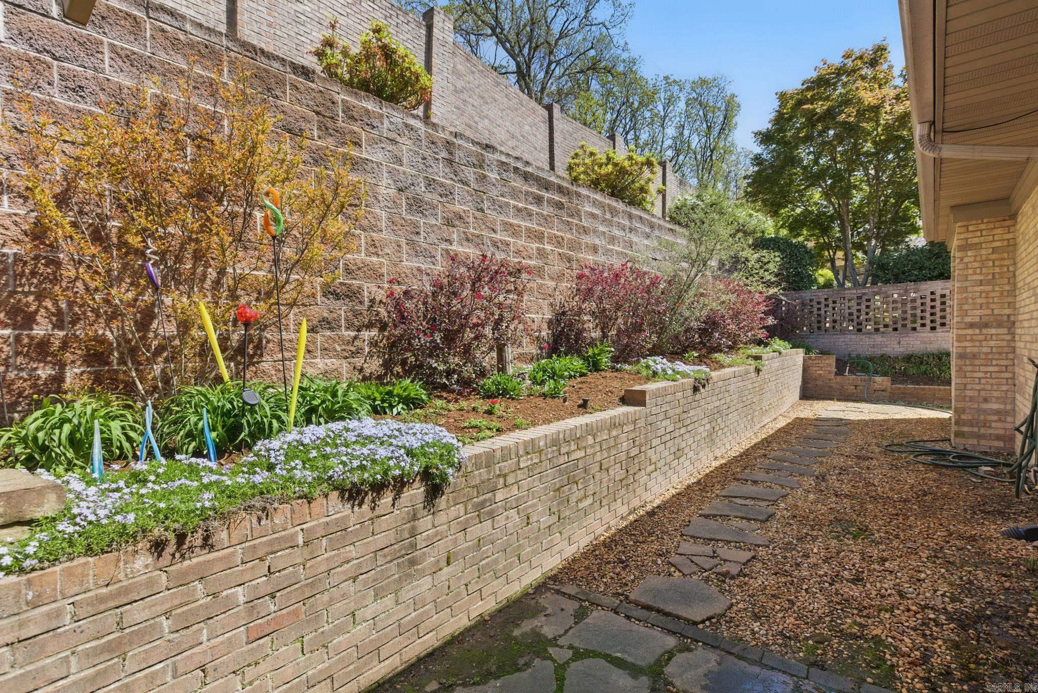 HUNTERS GREEN ESTATES - Residential