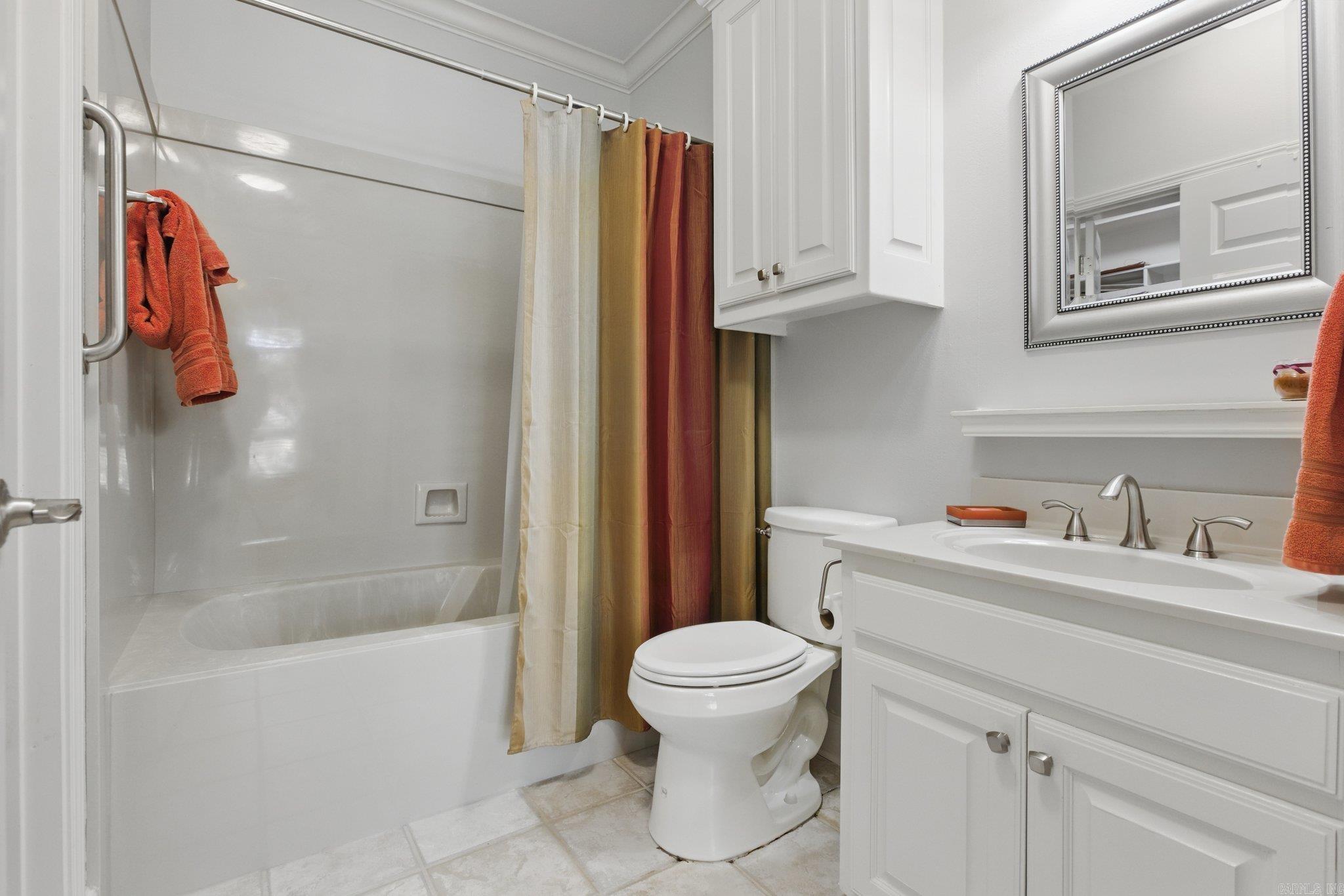 HUNTERS GREEN ESTATES - Residential