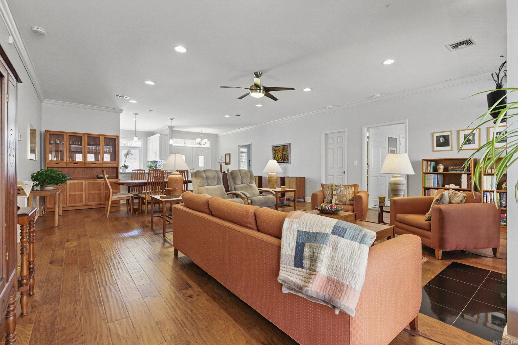 HUNTERS GREEN ESTATES - Residential