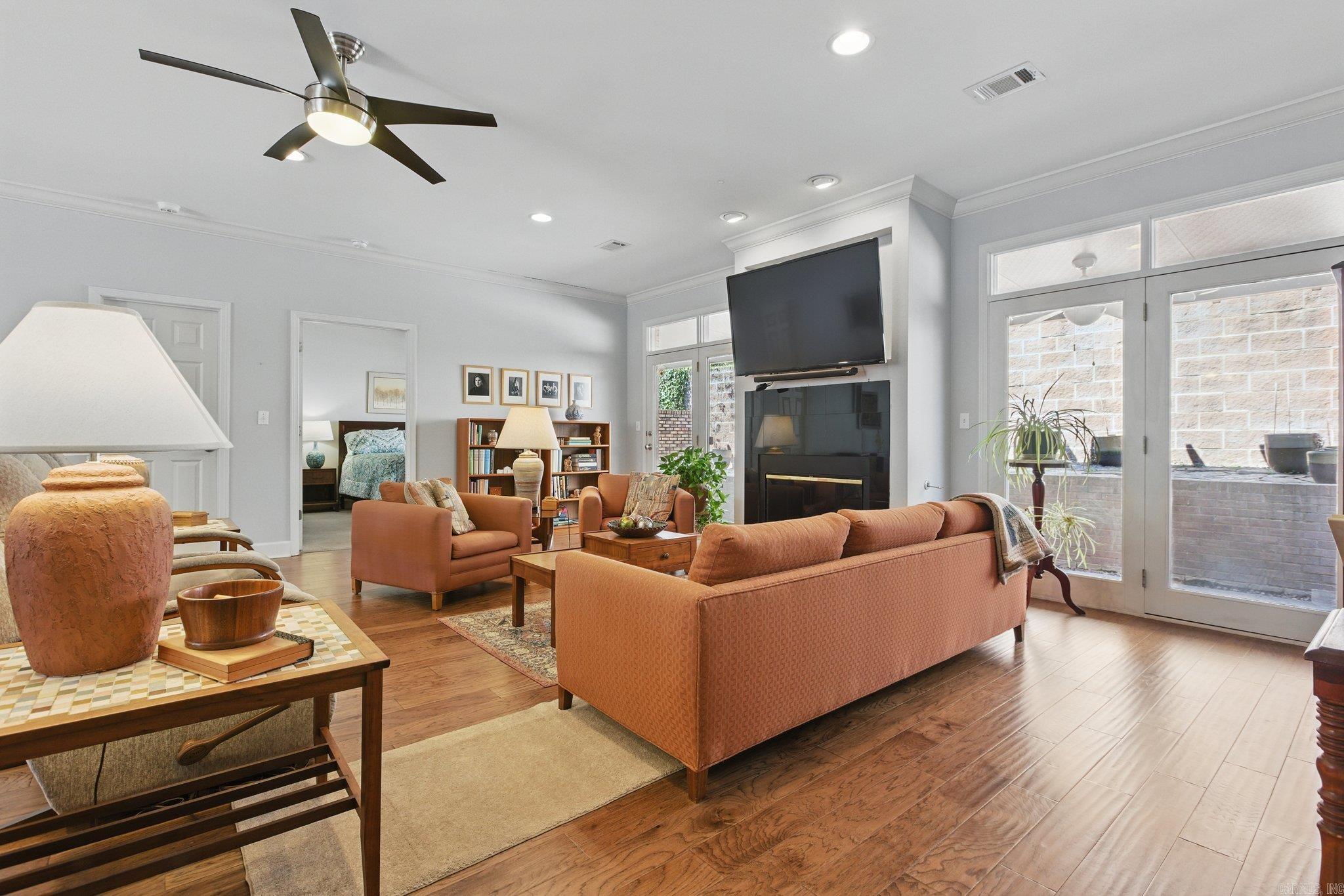 HUNTERS GREEN ESTATES - Residential