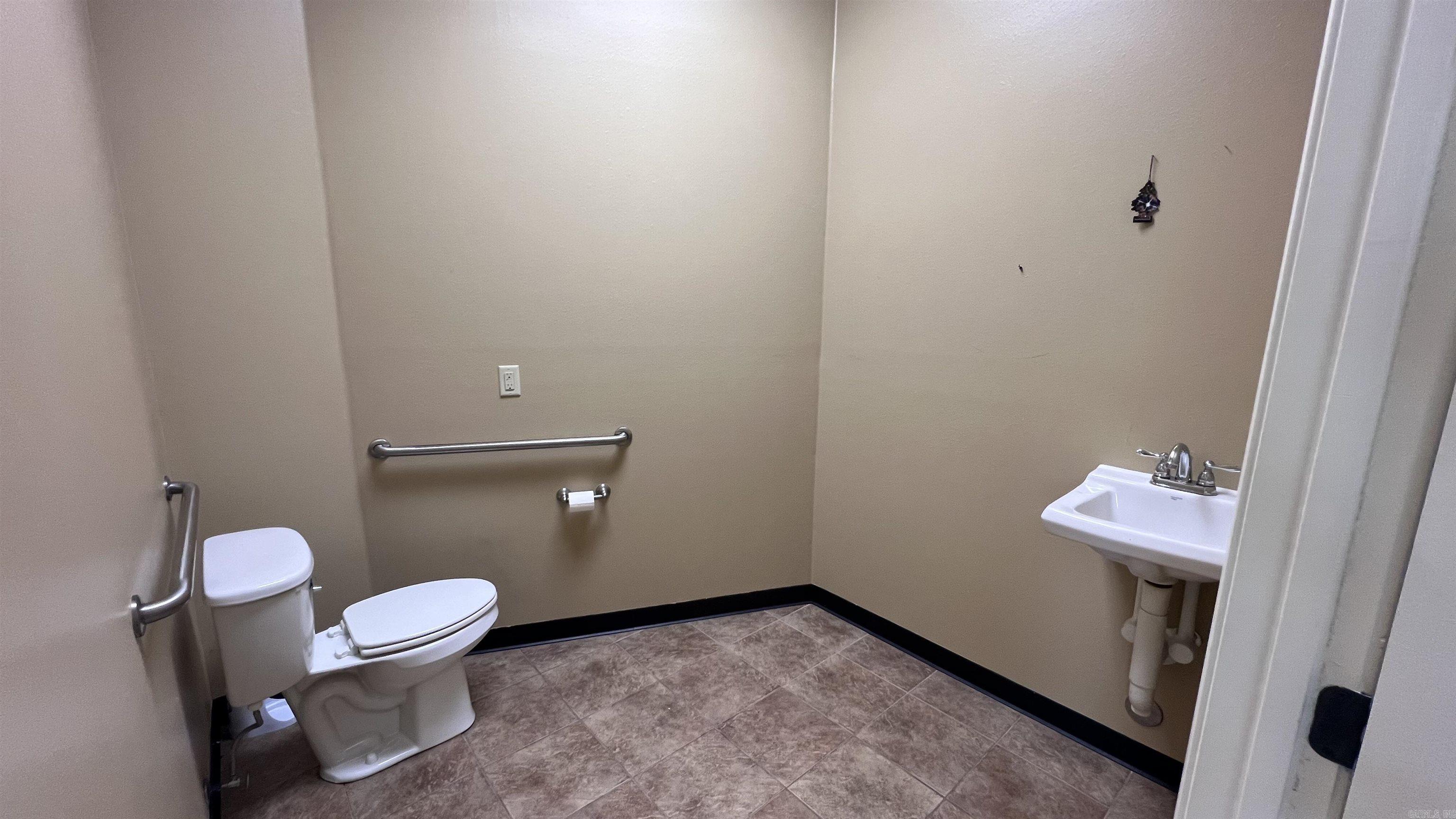 Maumelle - Commercial Lease