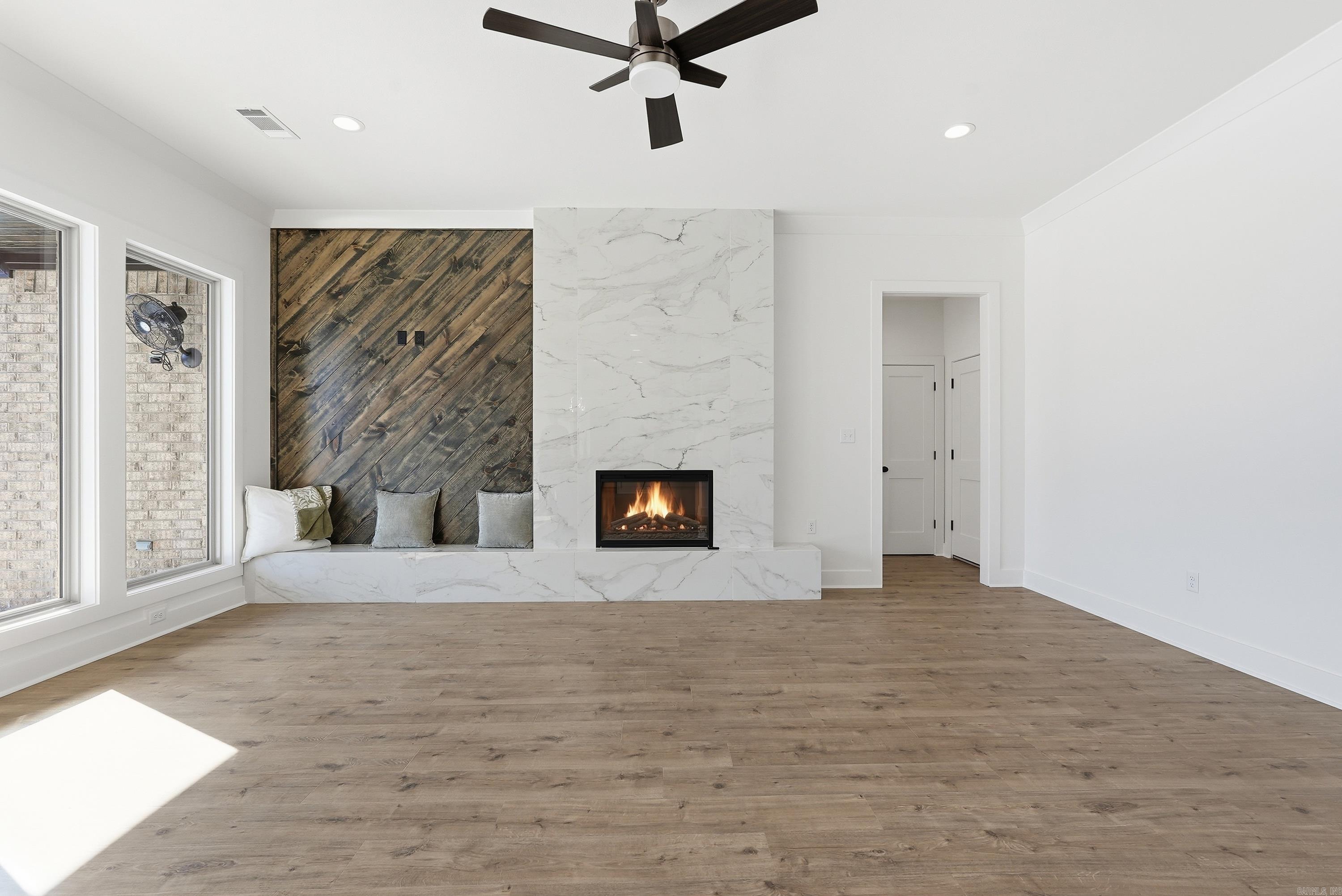 EAST MEADOW - Residential