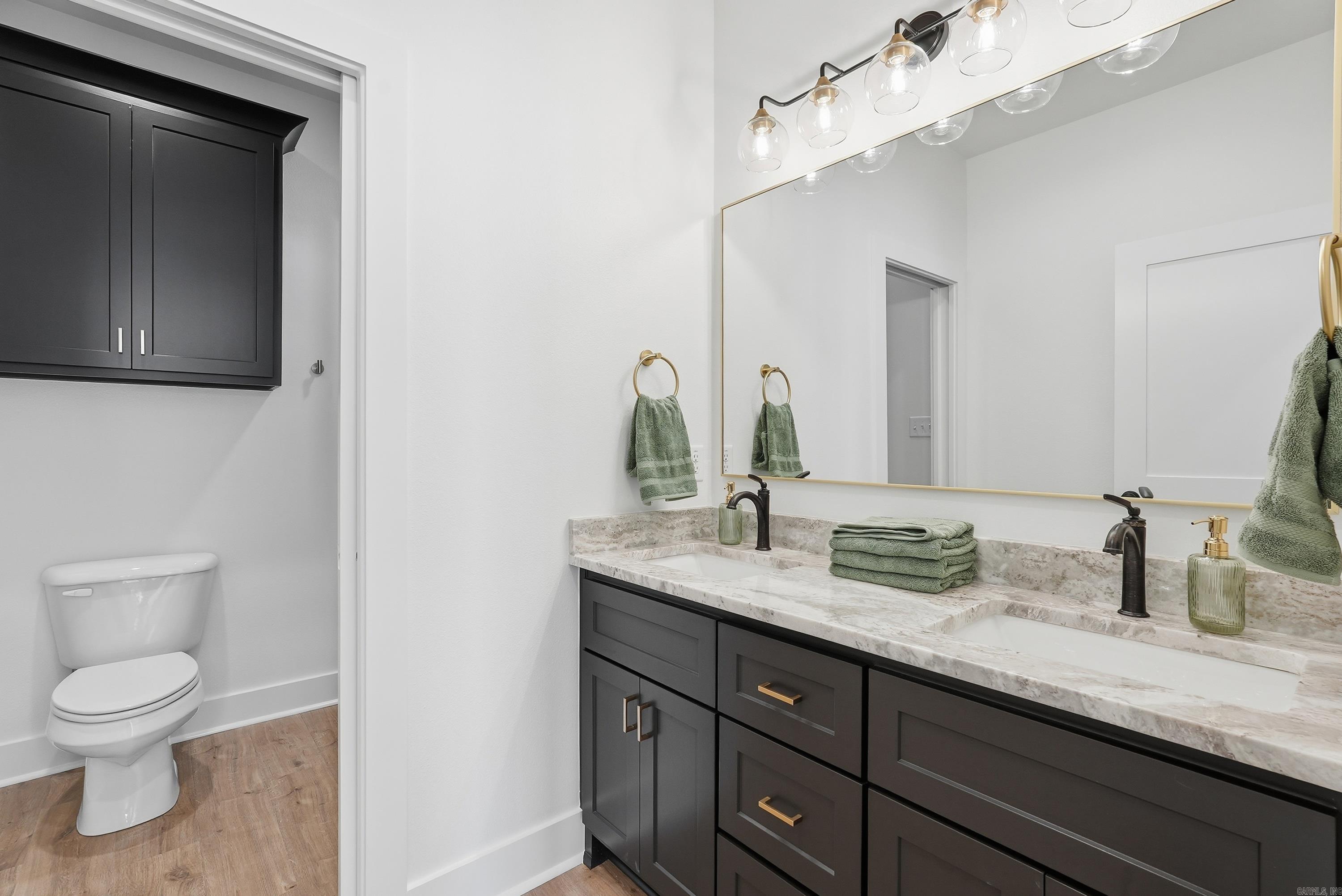 EAST MEADOW - Residential