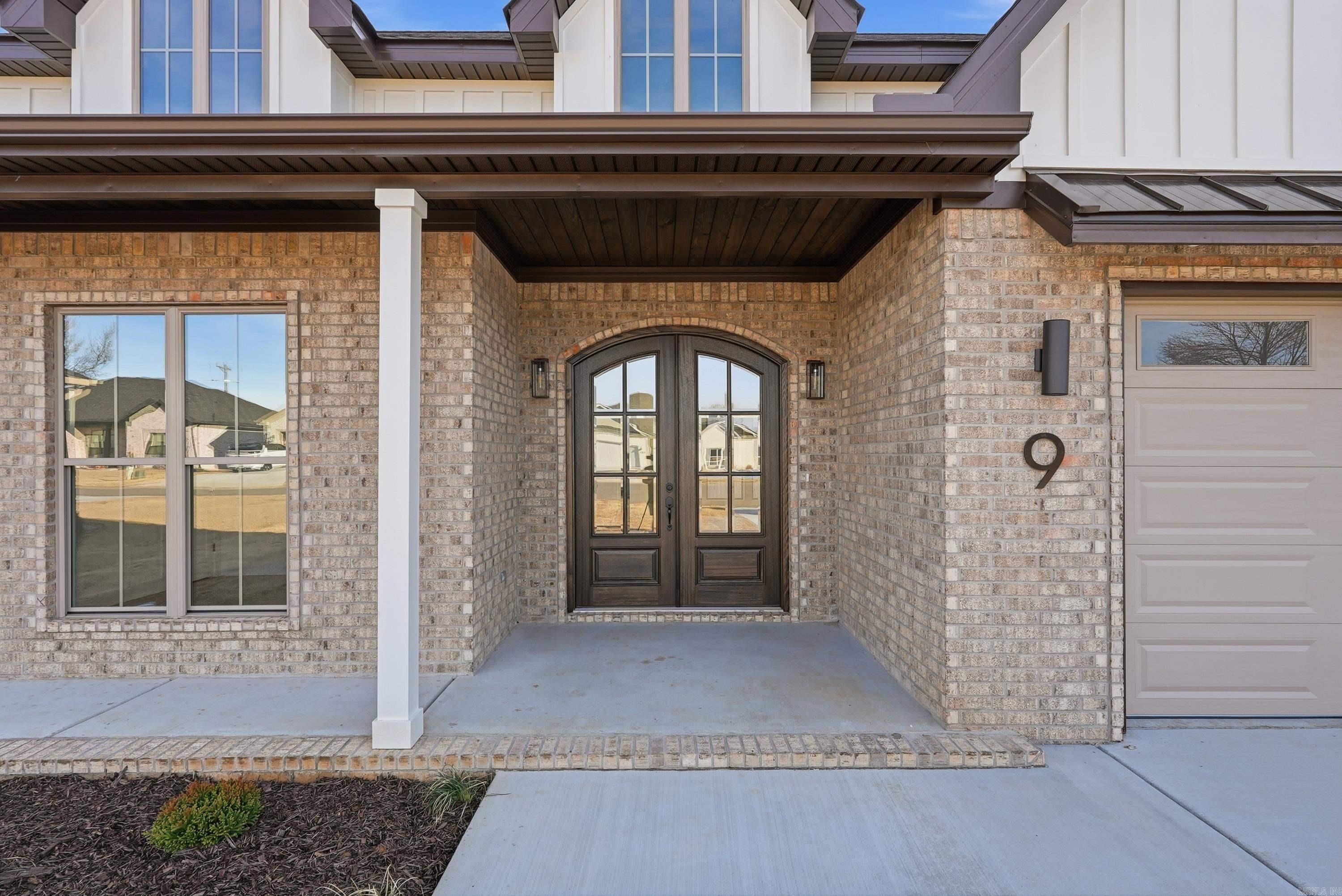 EAST MEADOW - Residential